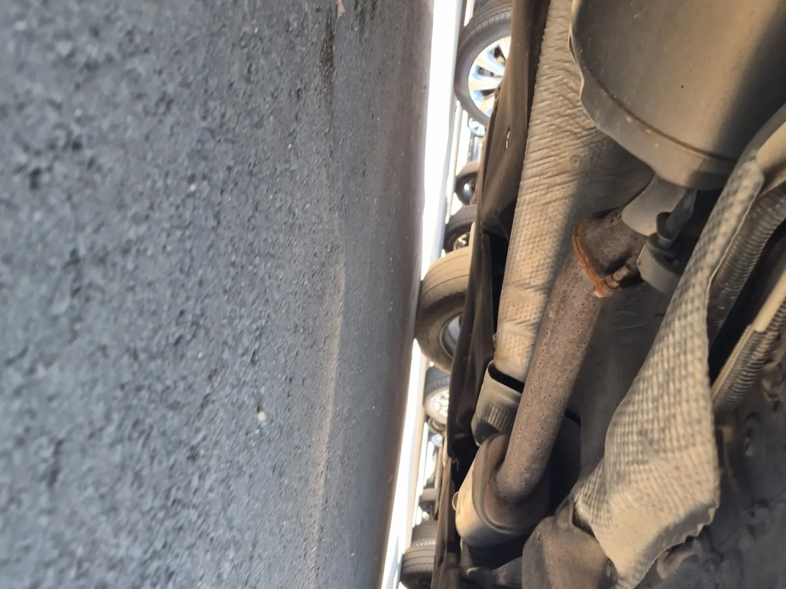 Undercarriage - Passenger Photo