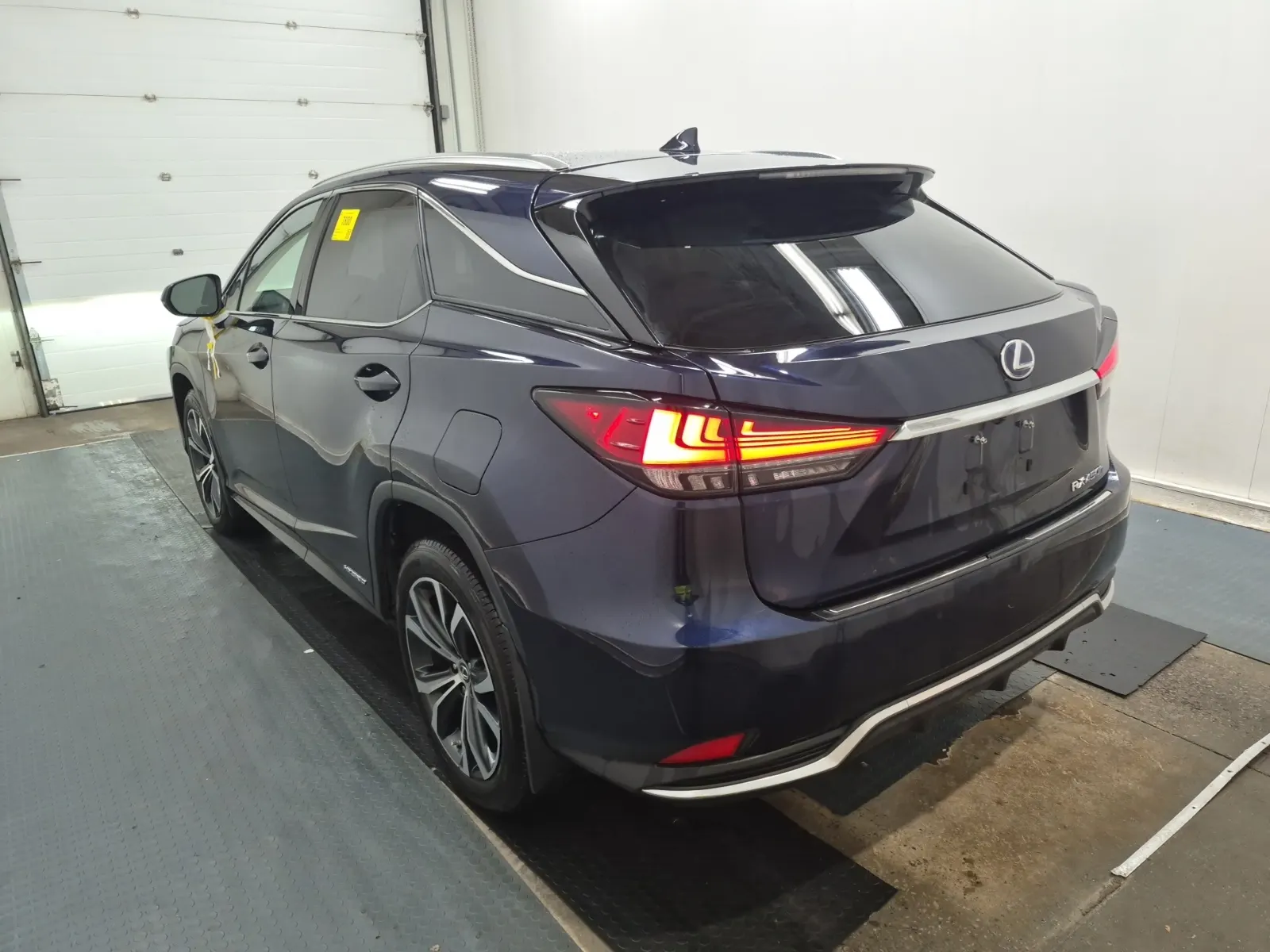 Driver Rear 3/4 Photo
