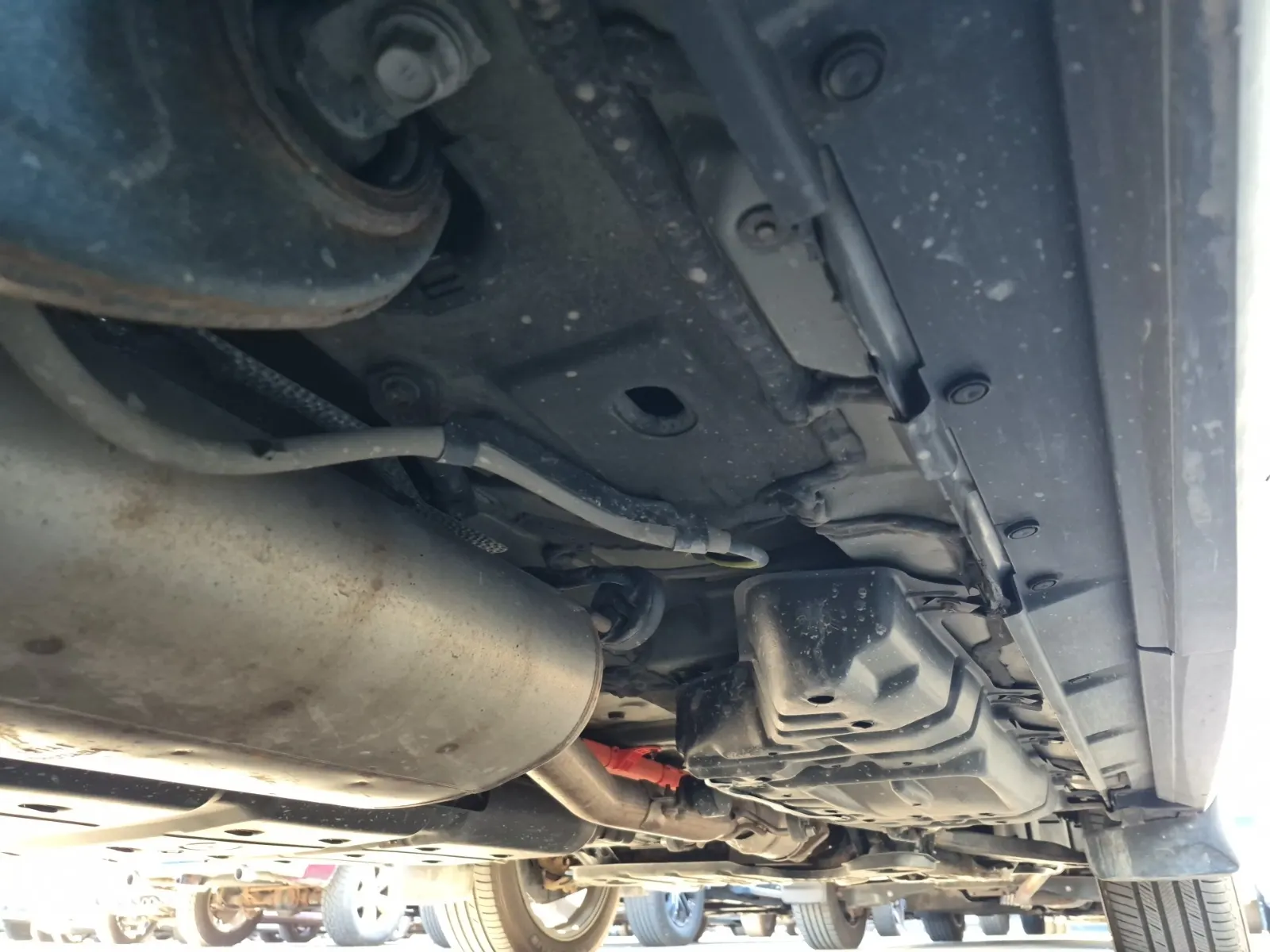 Undercarriage - Passenger Photo