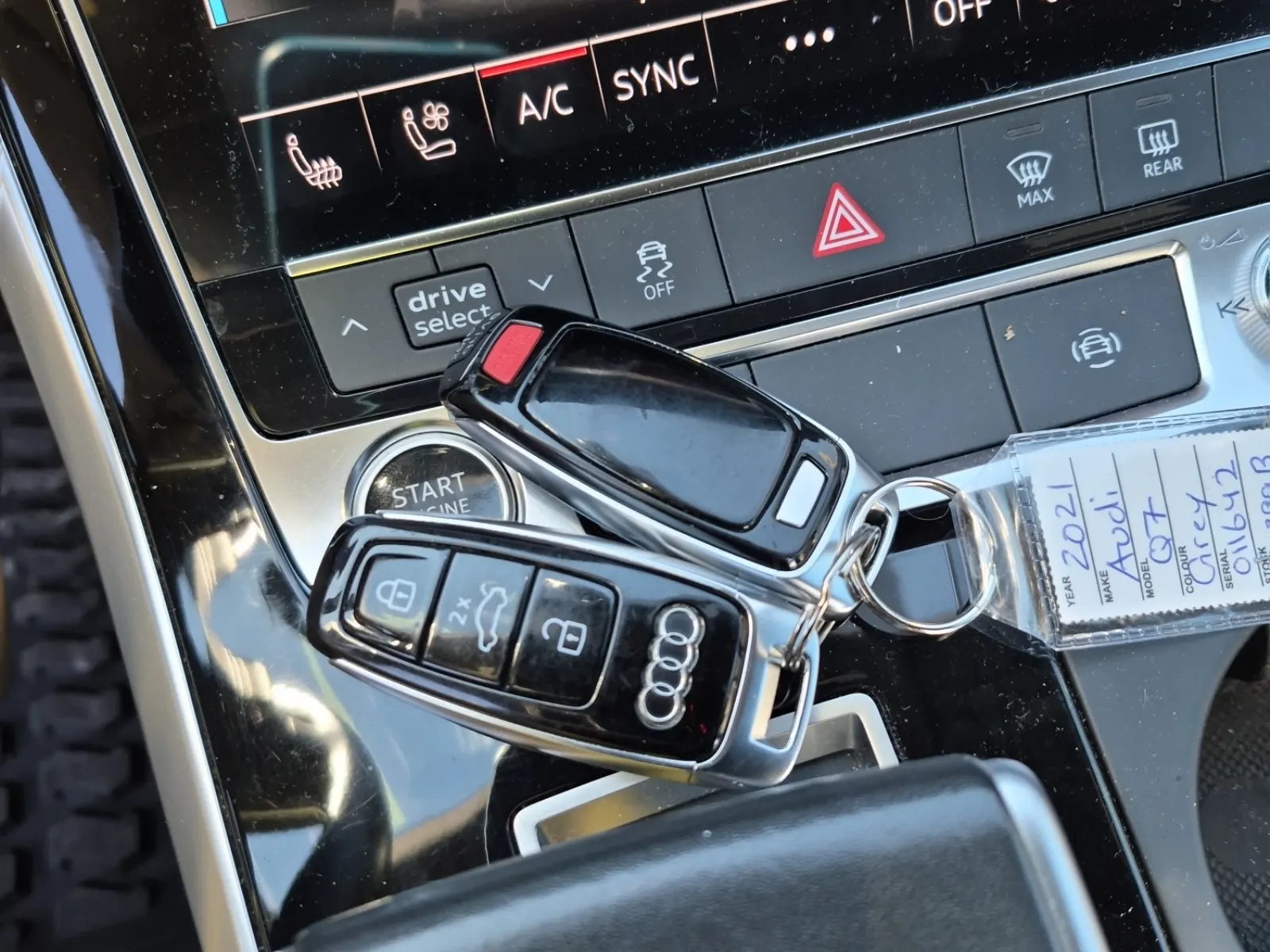 Keys/Fobs/Manual Photo