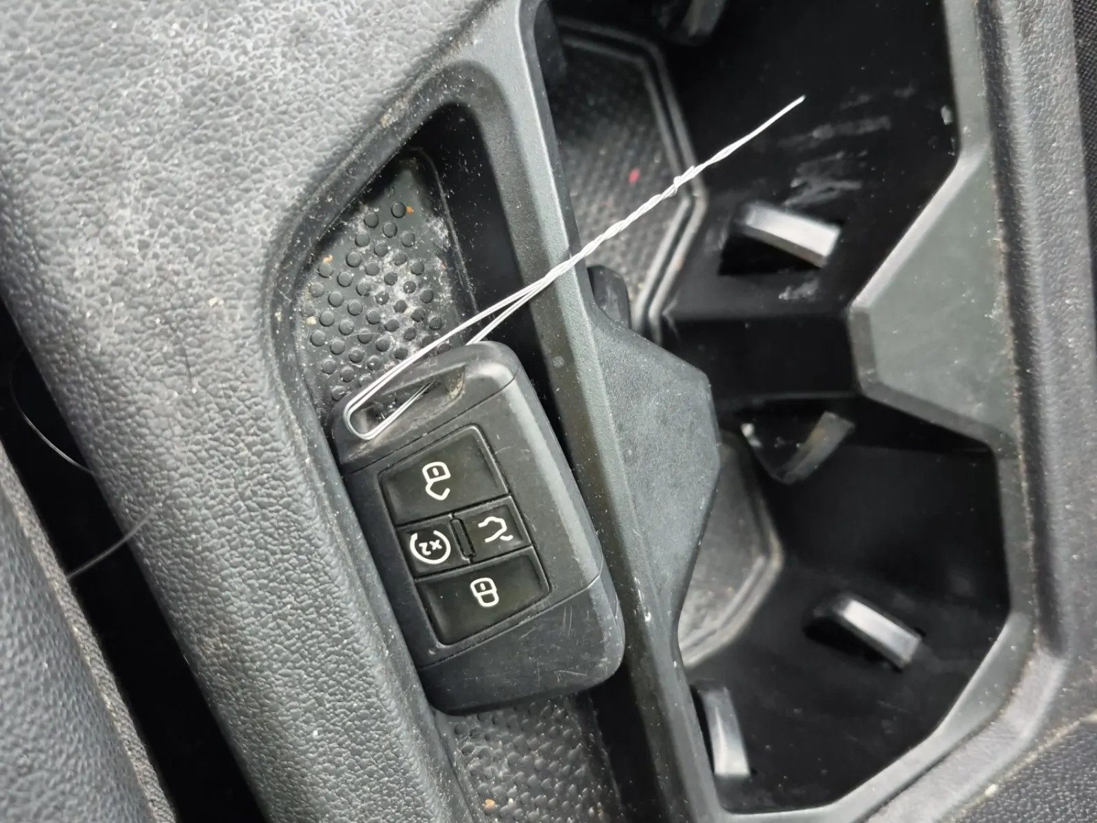Keys/Fobs/Manual Photo