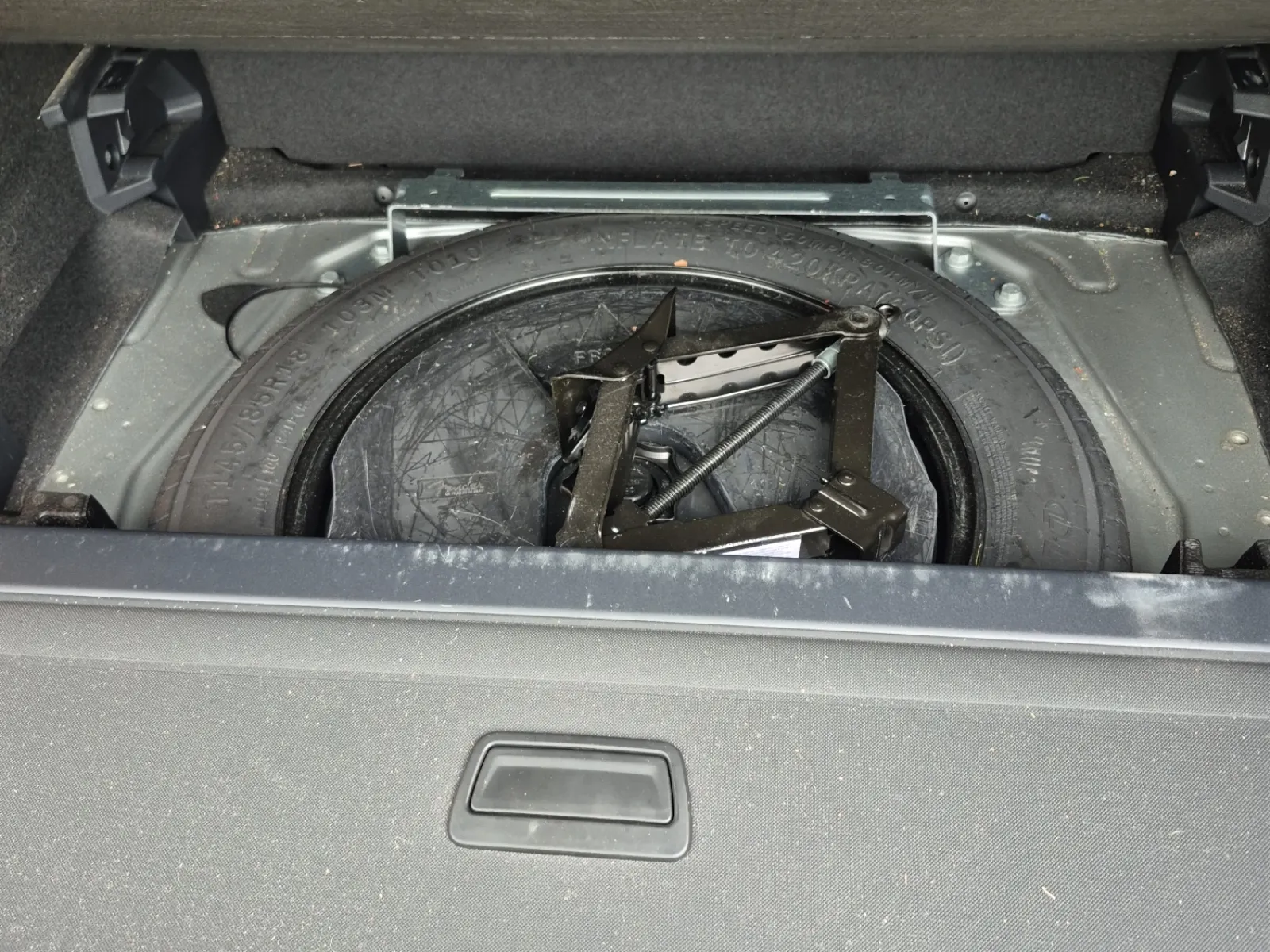 Spare Tire & Wheel Photo