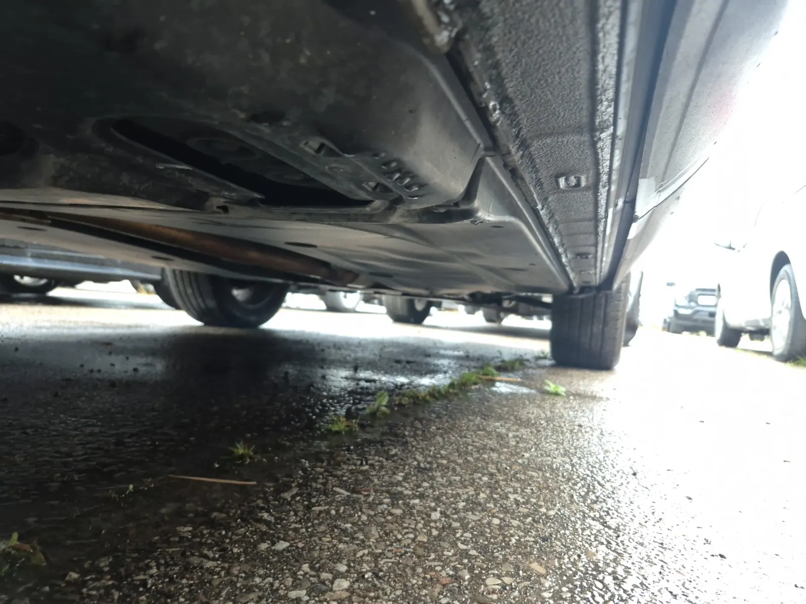 Undercarriage - Passenger Photo