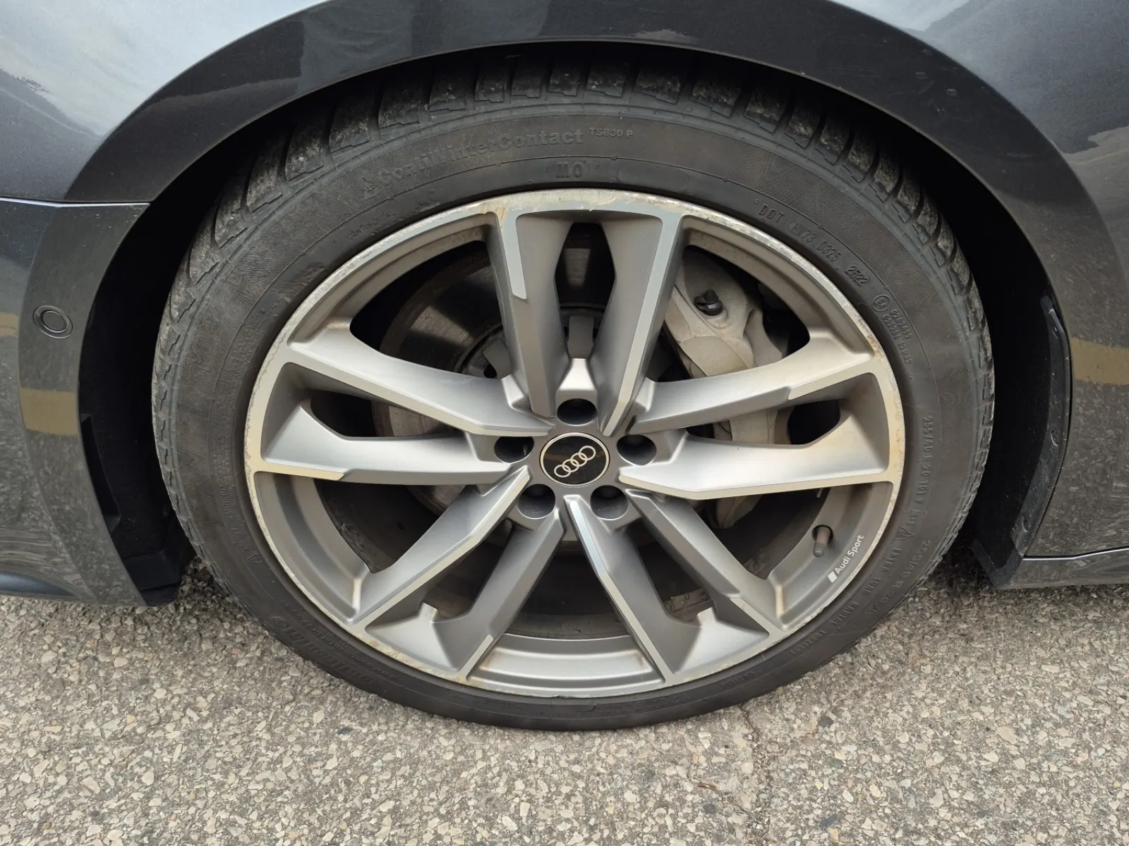 Front driver wheel/tire photo