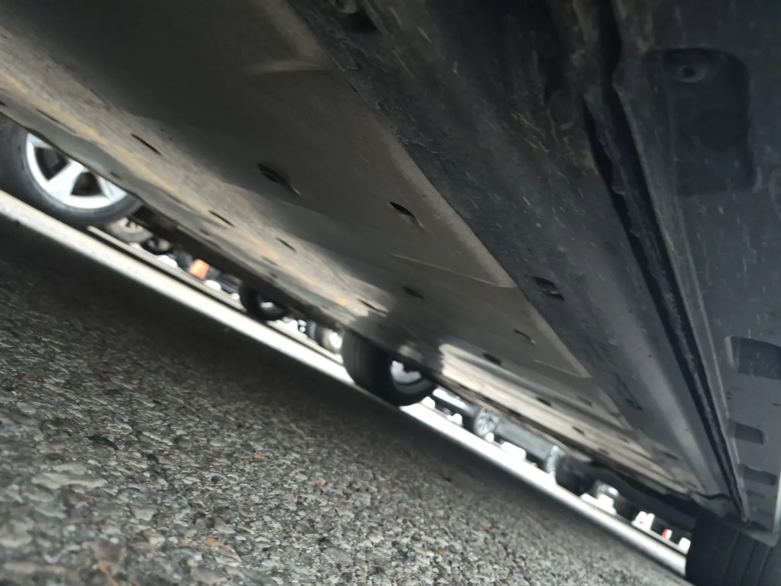 Undercarriage - Driver Photo