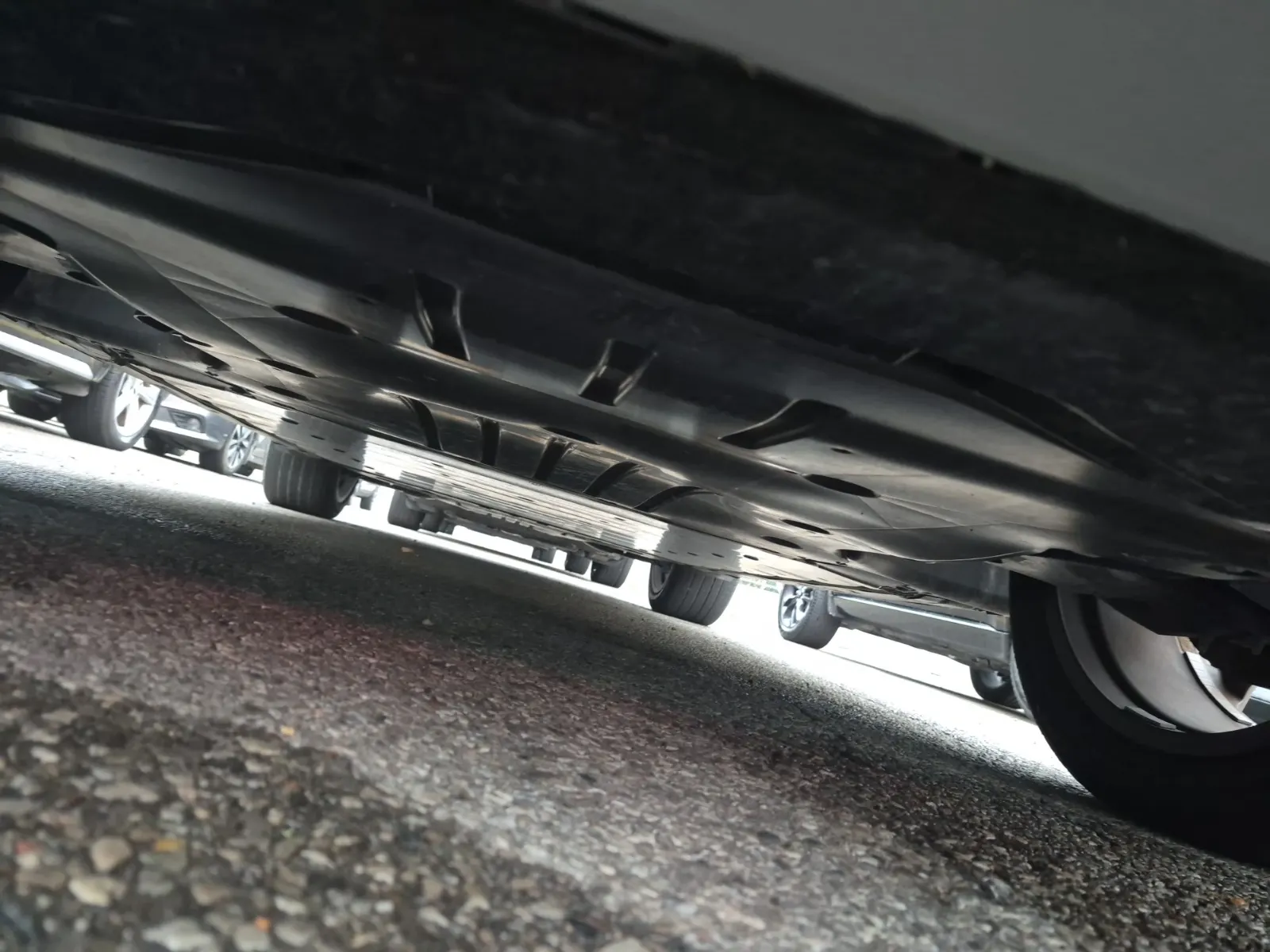 Undercarriage - Front Photo