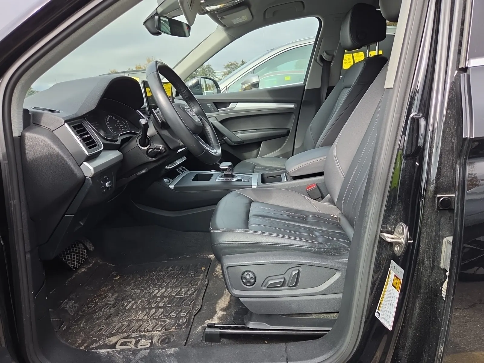 Front Interior Photo