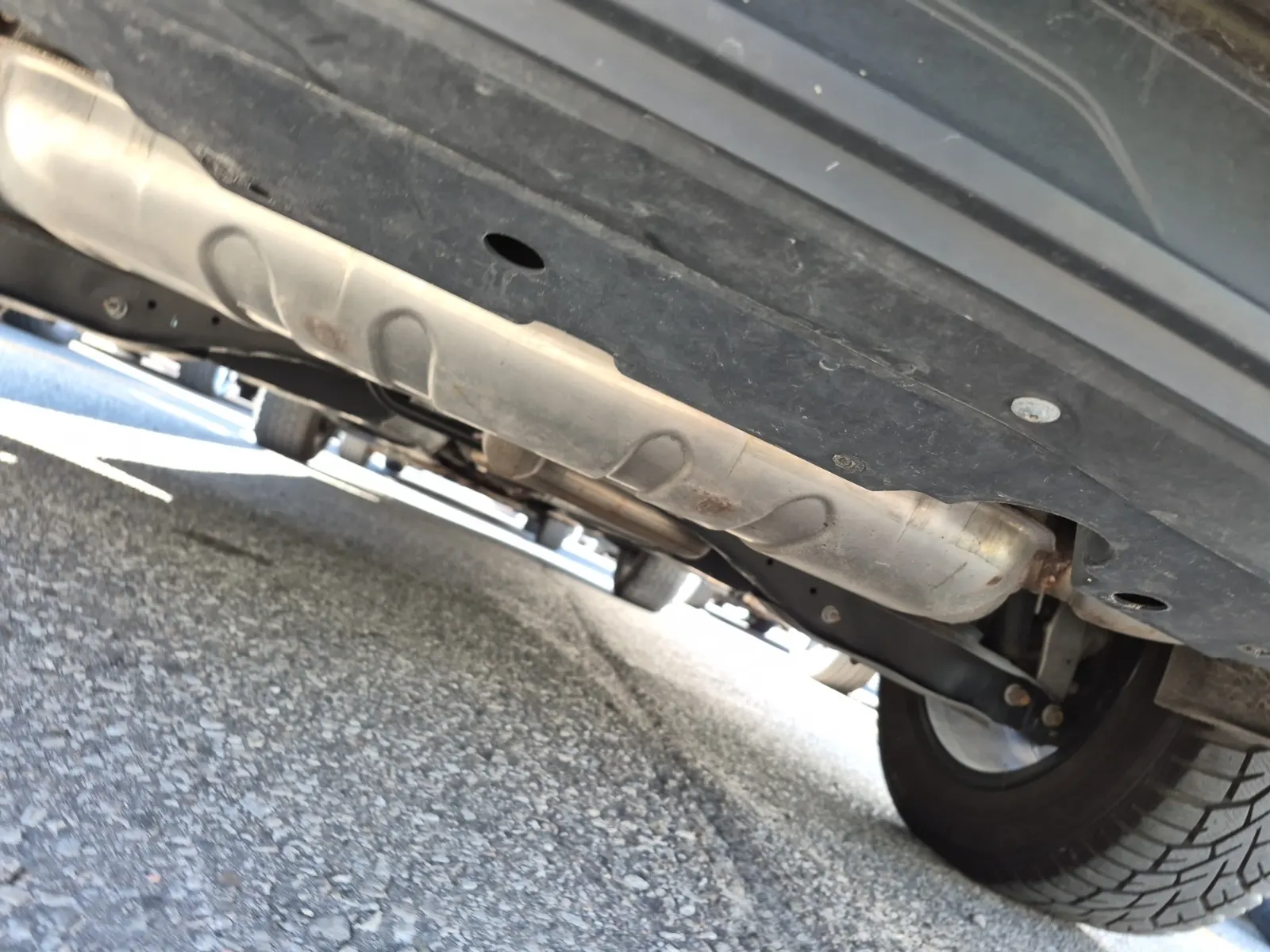 Undercarriage - Rear Photo