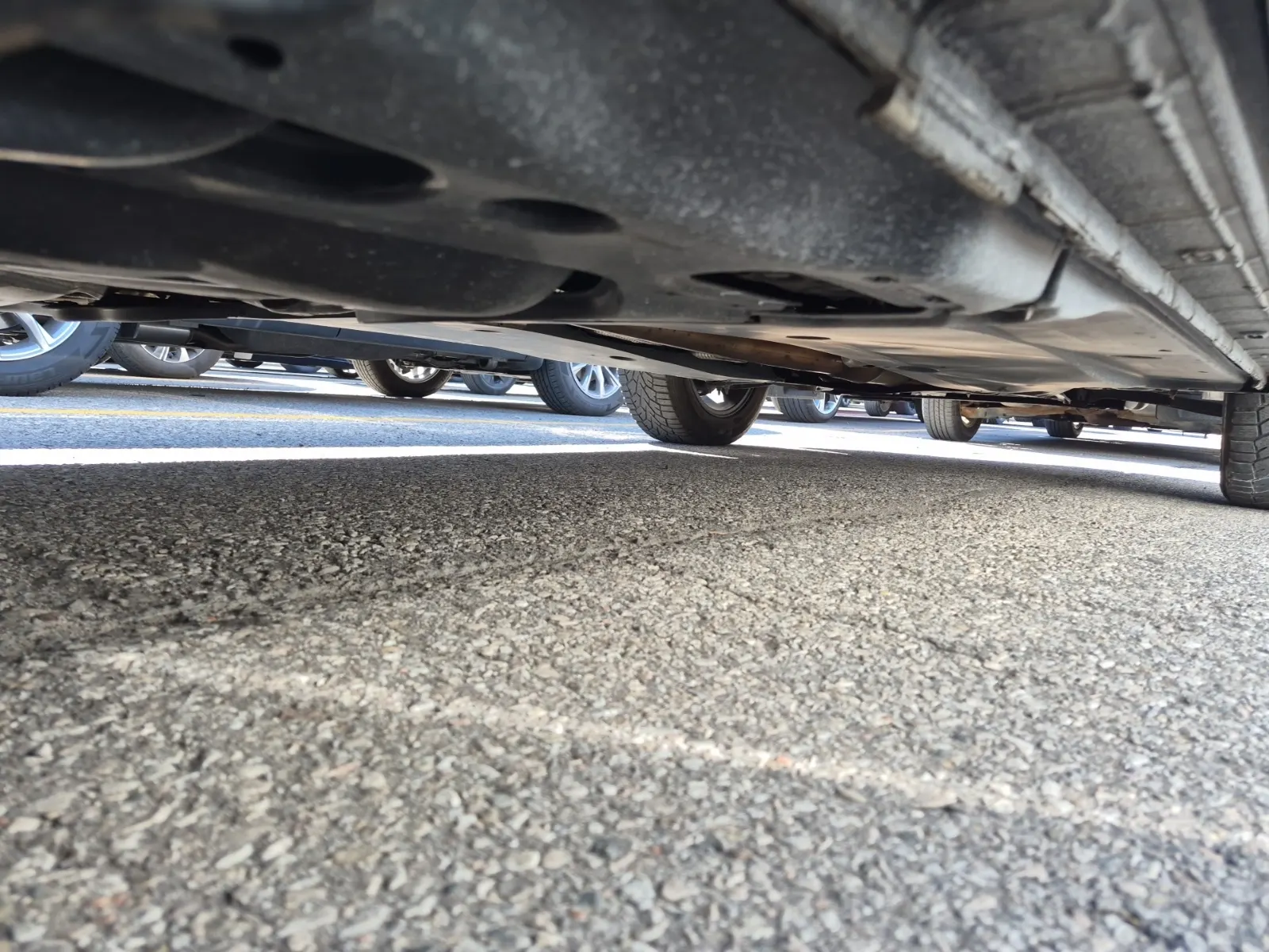 Undercarriage - Passenger Photo