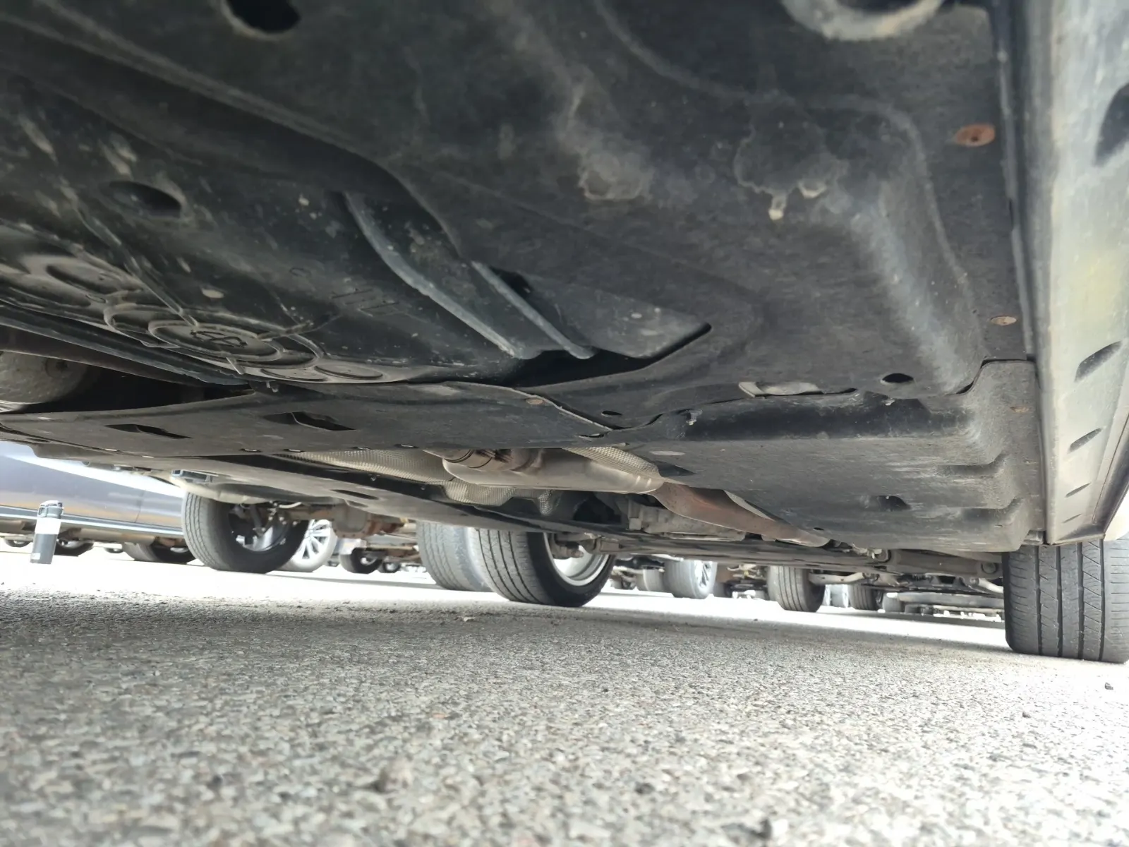 Undercarriage - Passenger Photo