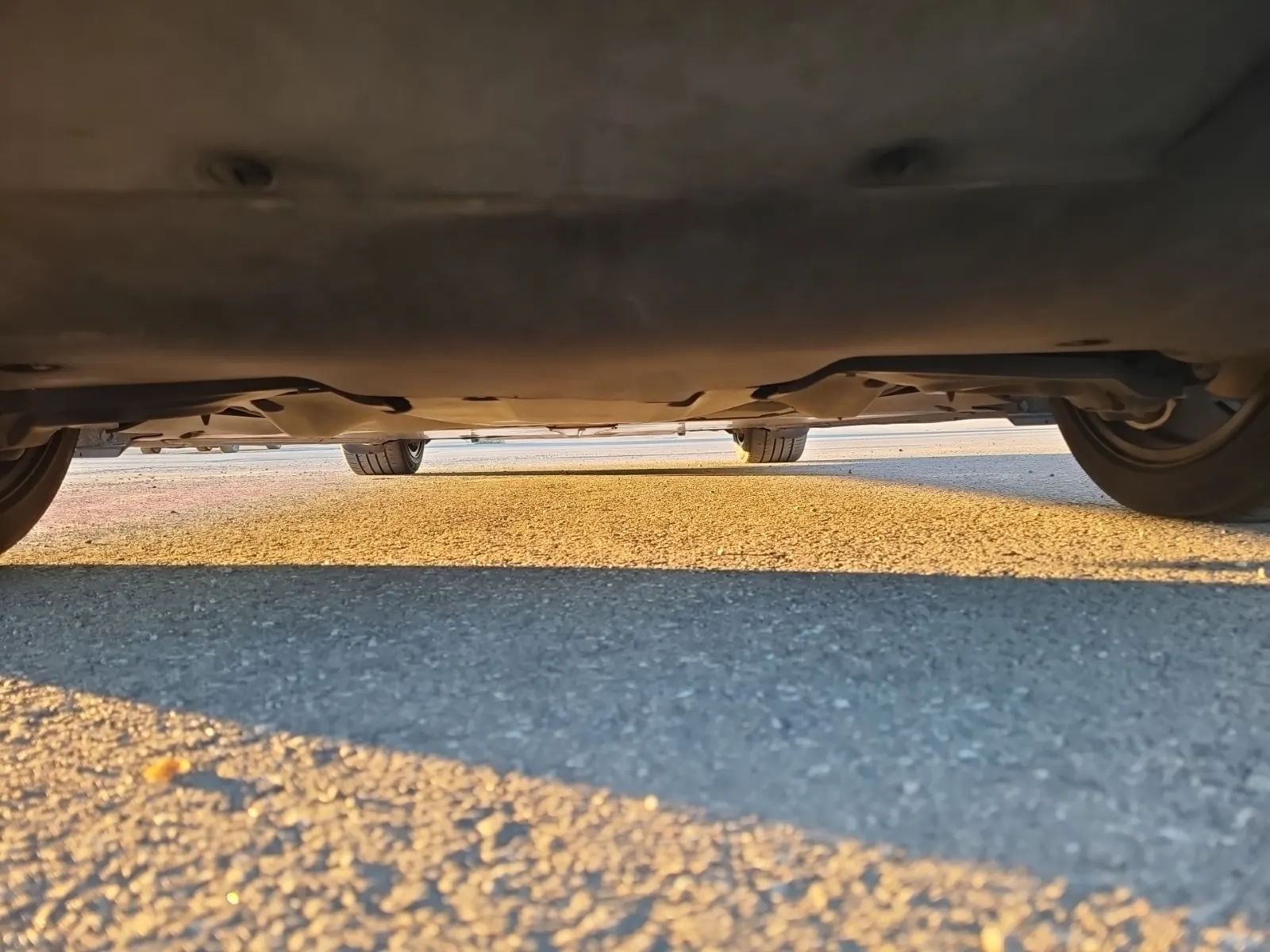 Undercarriage - Rear Photo