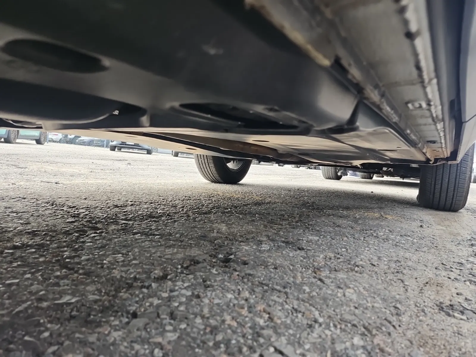 Undercarriage - Passenger Photo