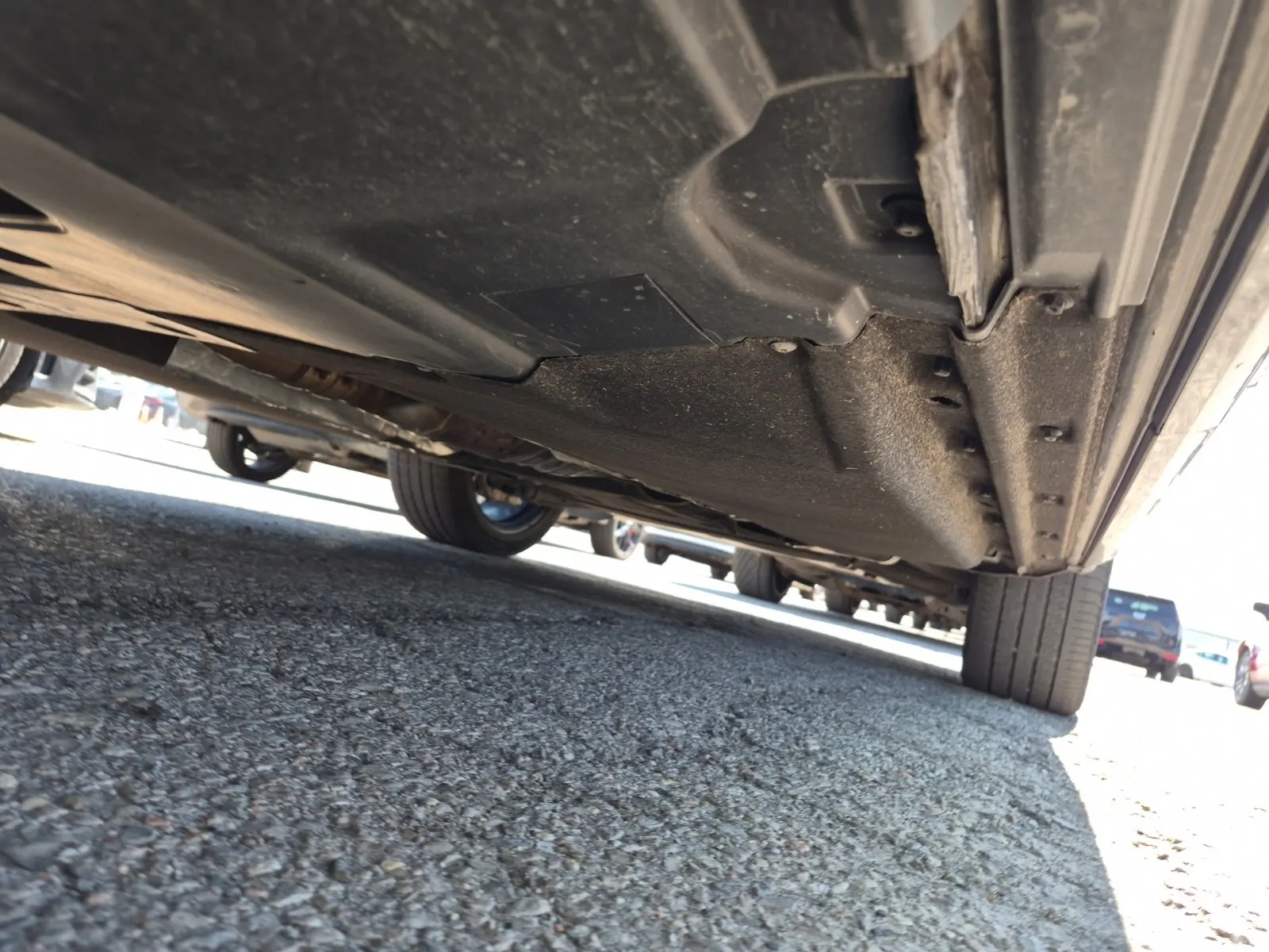 Undercarriage - Passenger Photo
