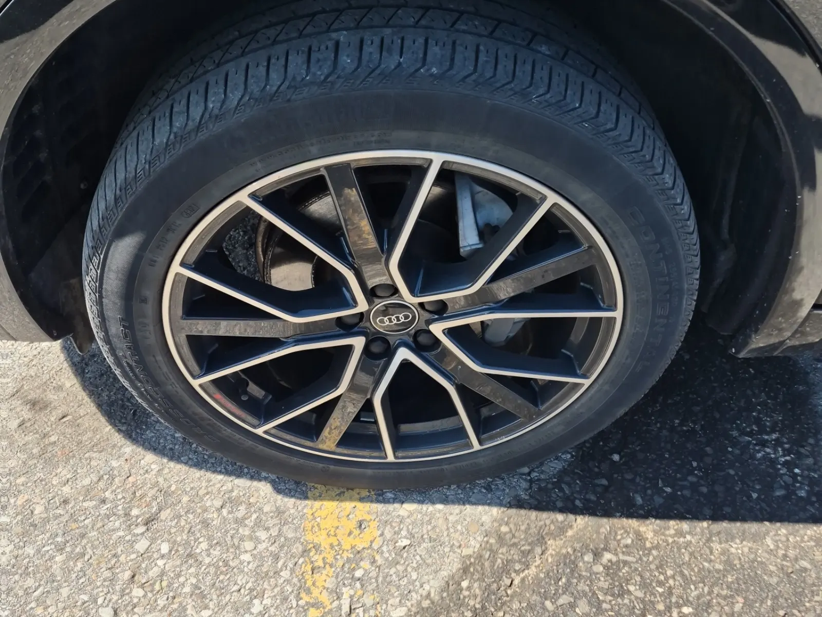 Front driver wheel/tire photo
