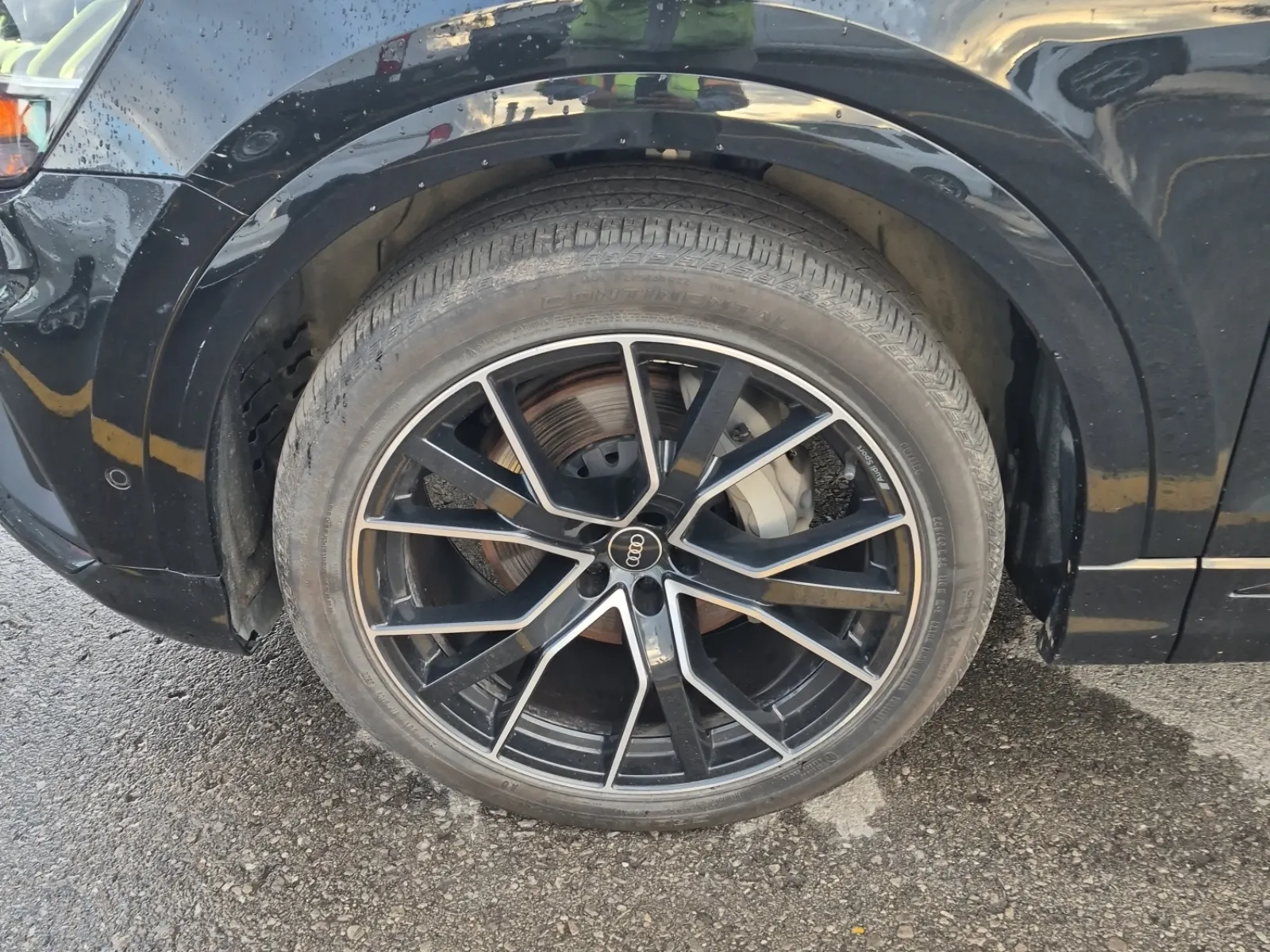 Front driver wheel/tire photo