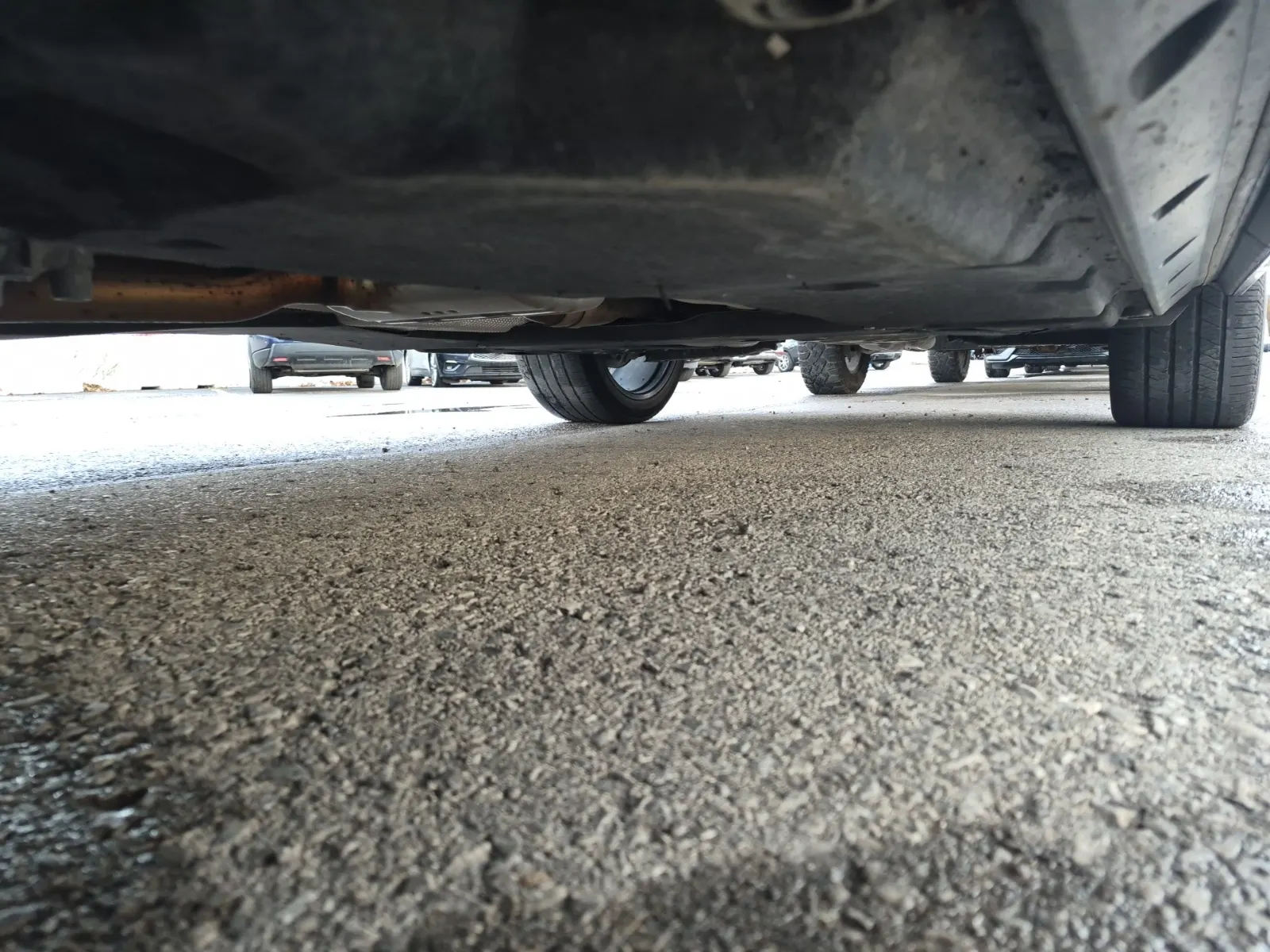 Undercarriage - Driver Photo