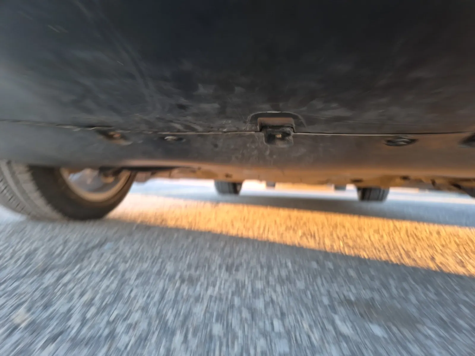 Undercarriage - Rear Photo