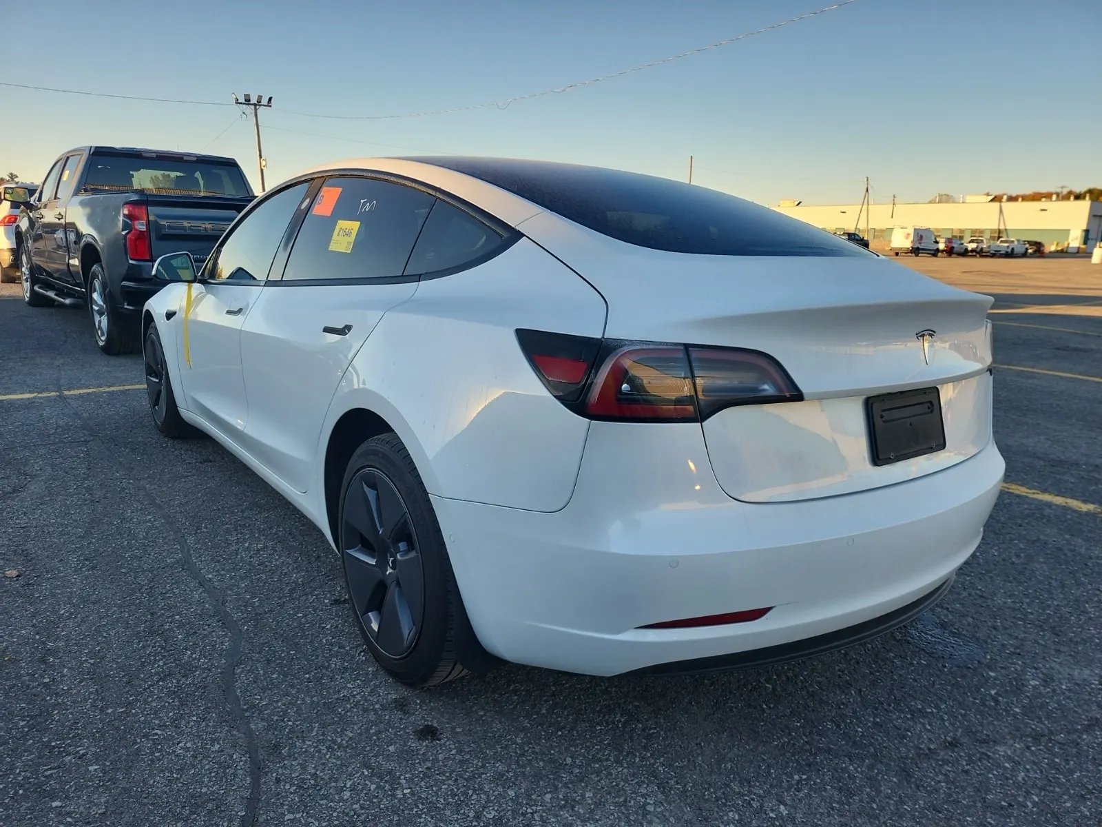 Driver Rear 3/4 Photo