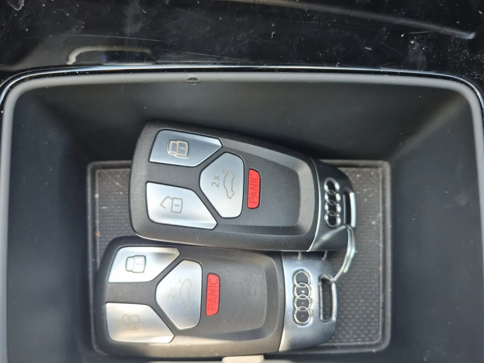 Keys/Fobs/Manual Photo