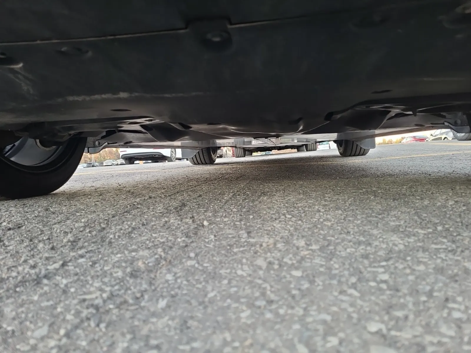 Undercarriage - Rear Photo