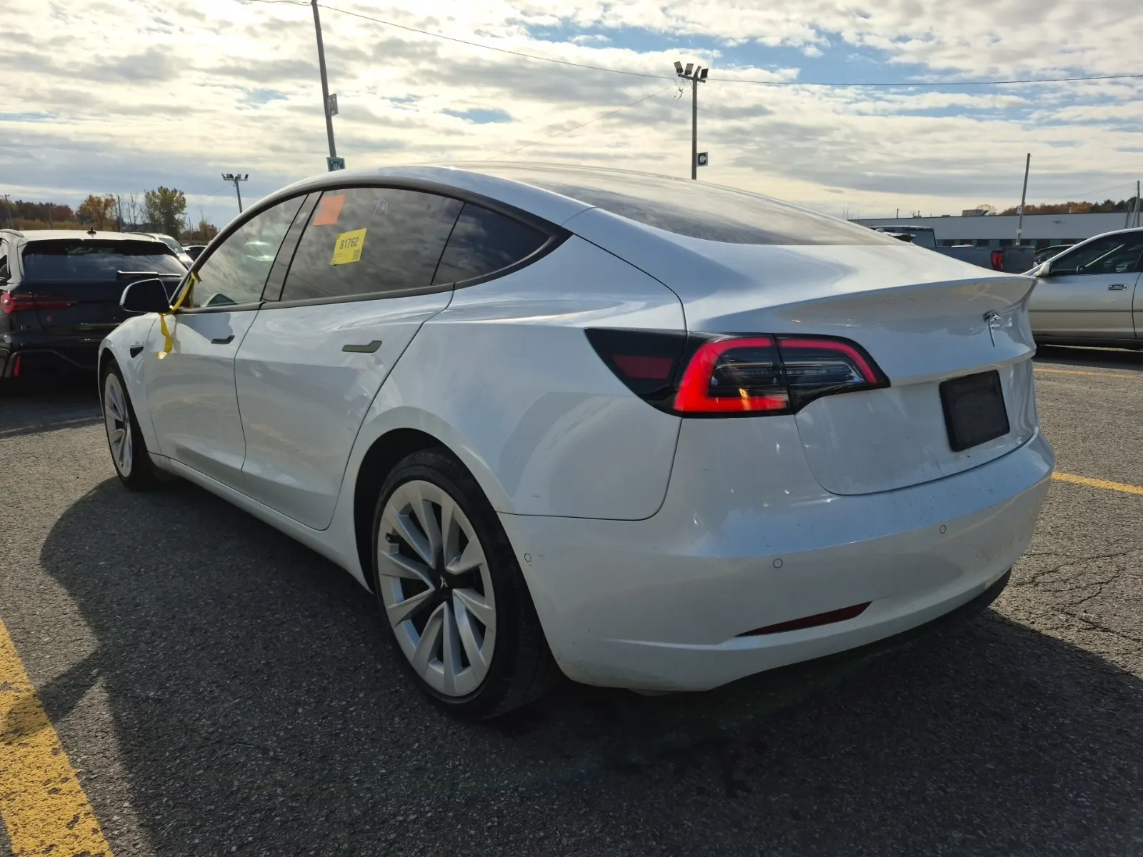 Driver Rear 3/4 Photo