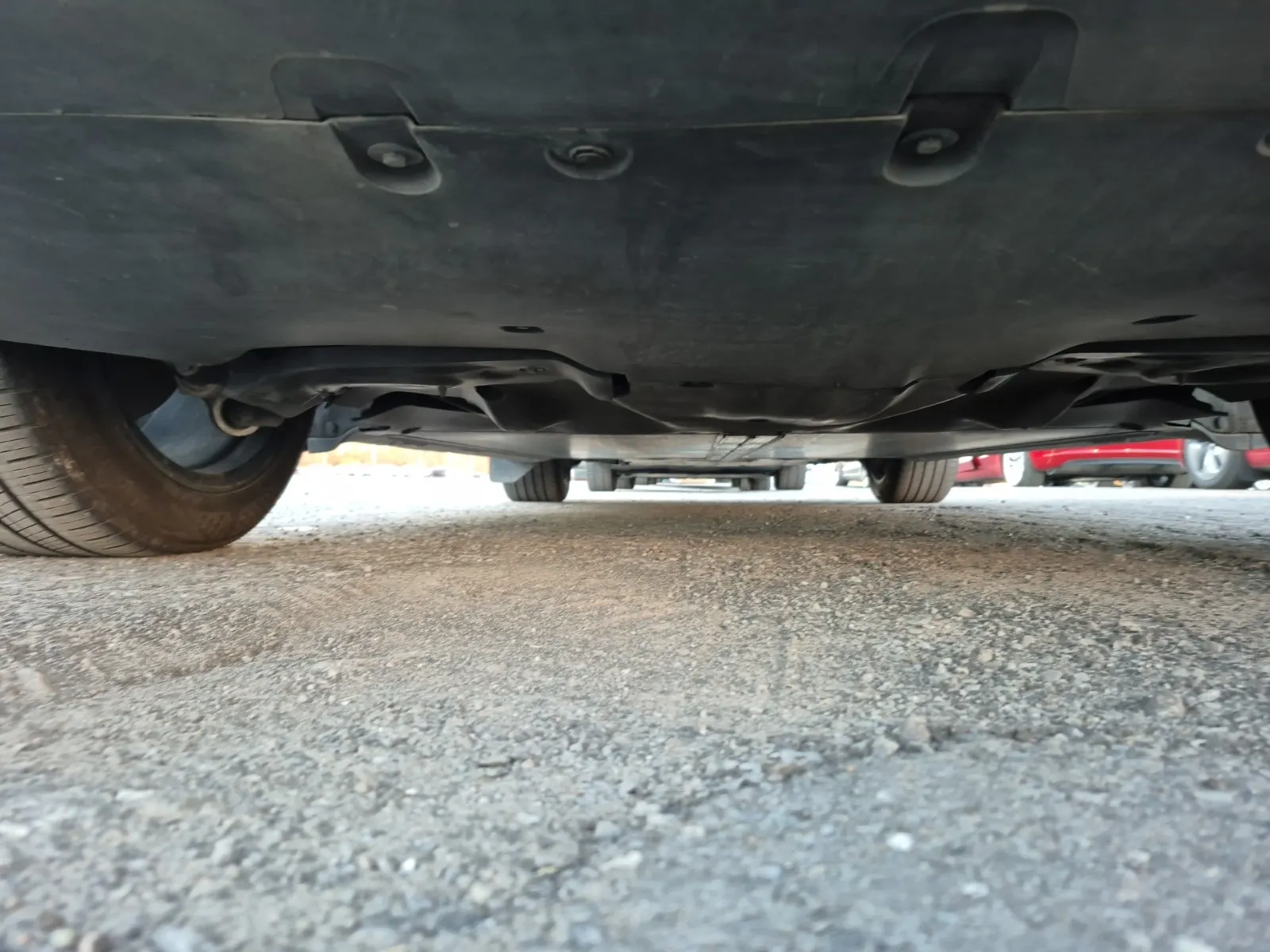 Undercarriage - Rear Photo