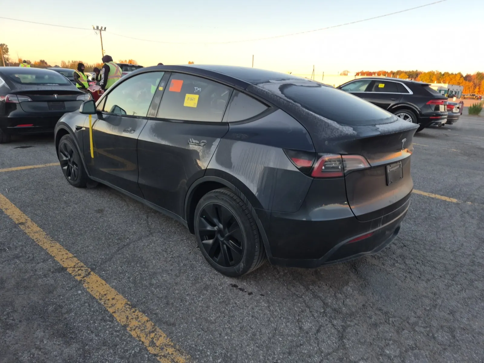 Driver Rear 3/4 Photo