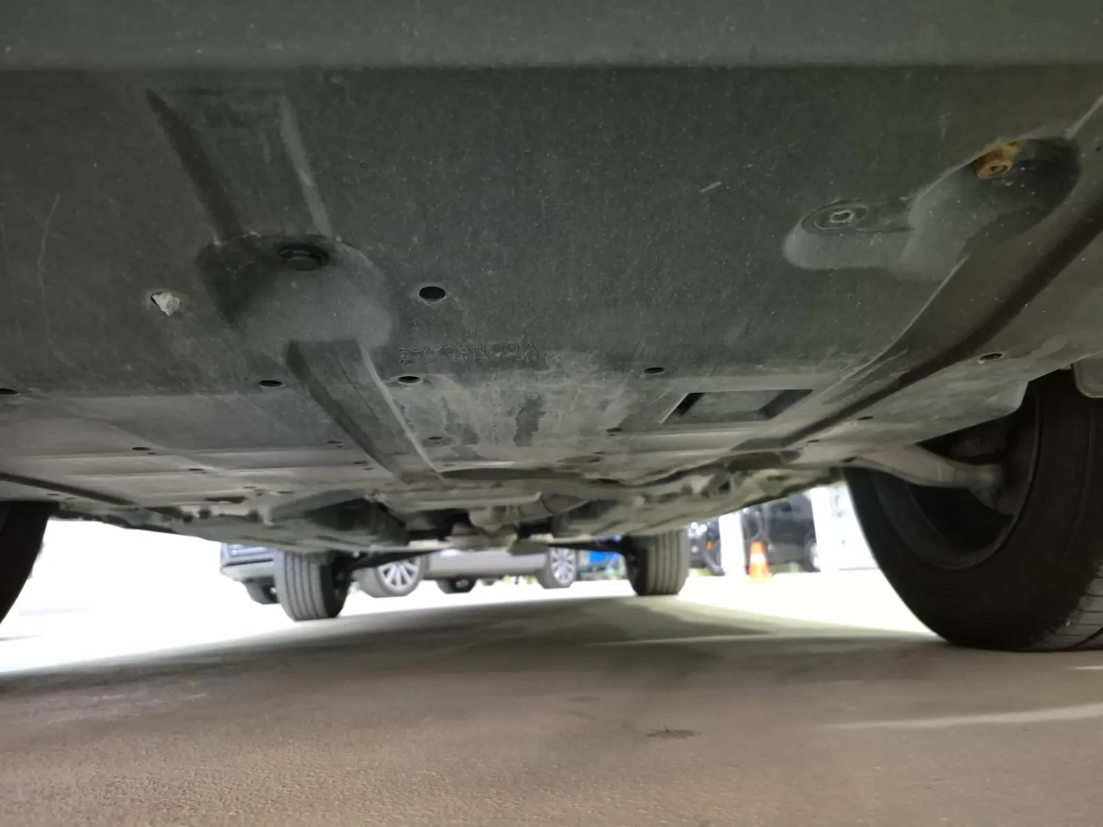 Undercarriage - Front Photo