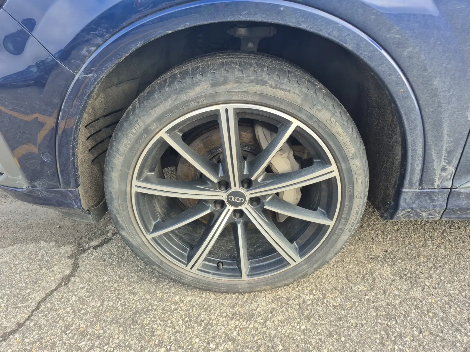 Front driver wheel/tire photo