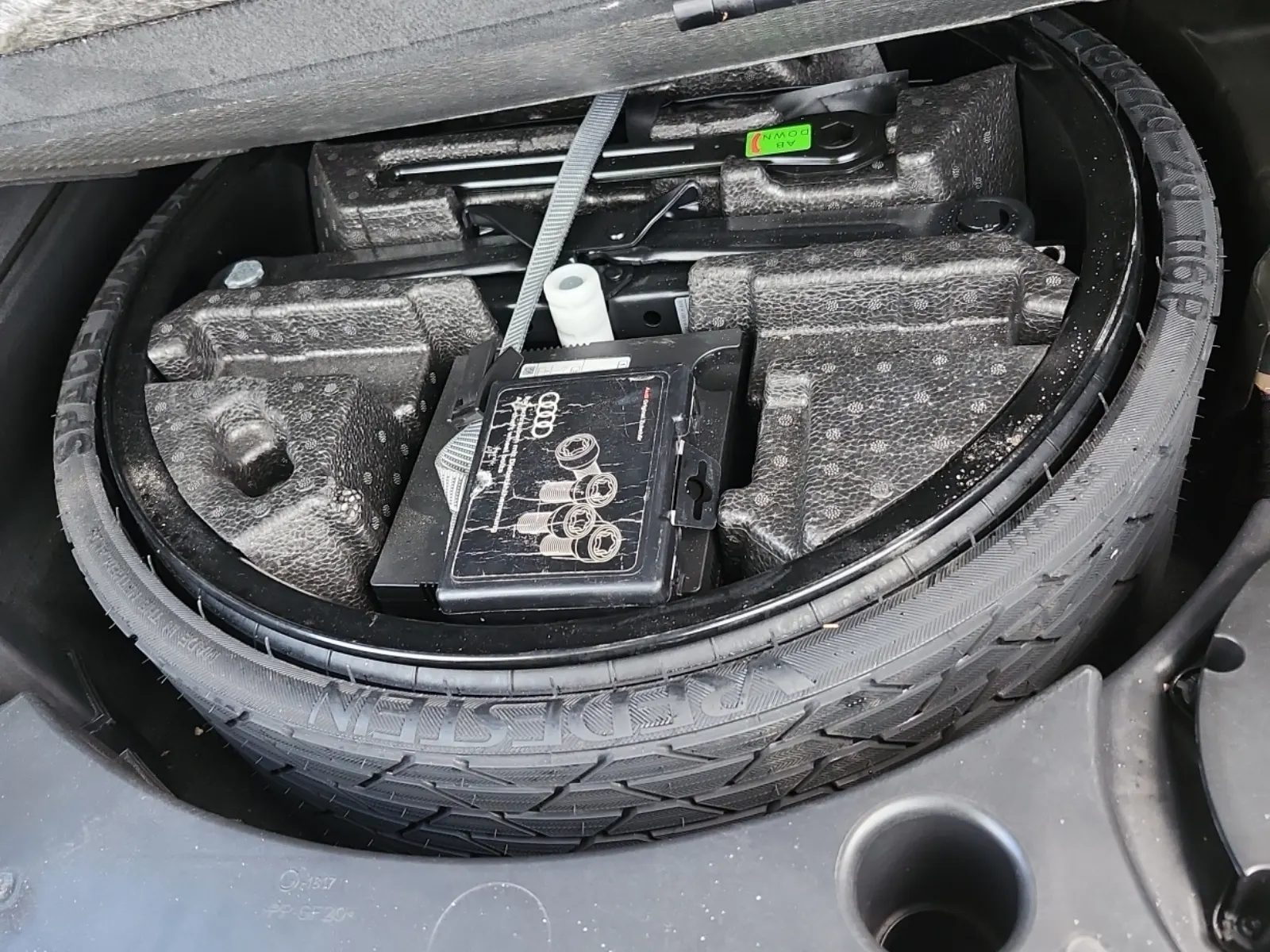 Spare Tire & Wheel Photo