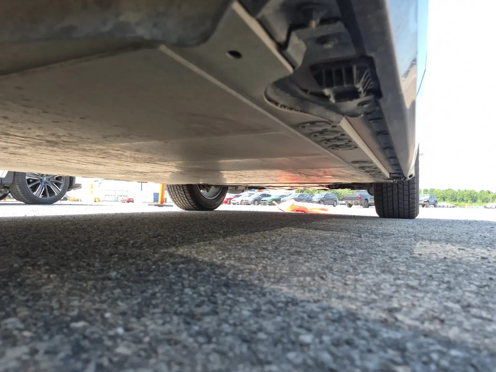 Undercarriage - Passenger Photo