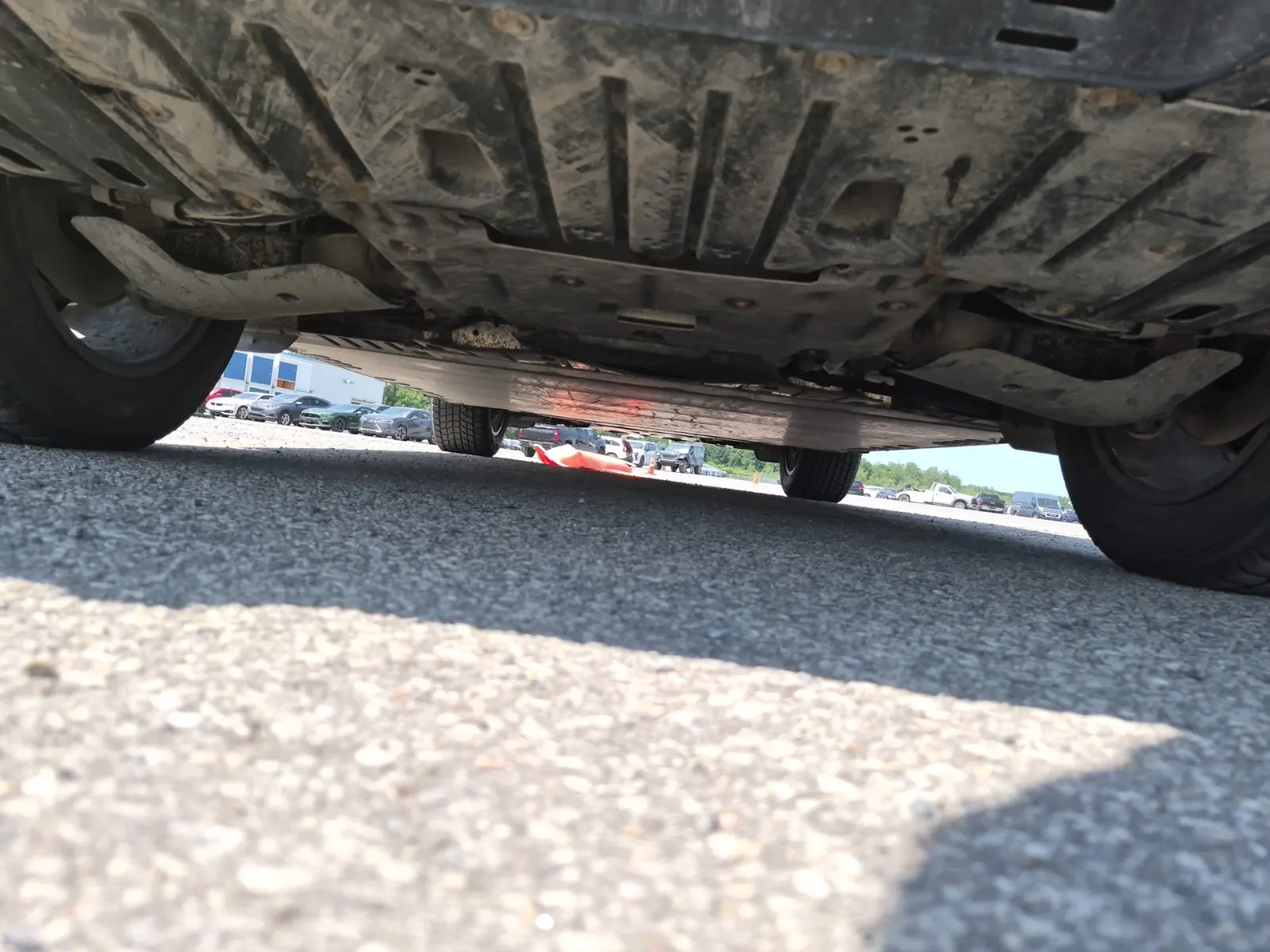 Undercarriage - Rear Photo