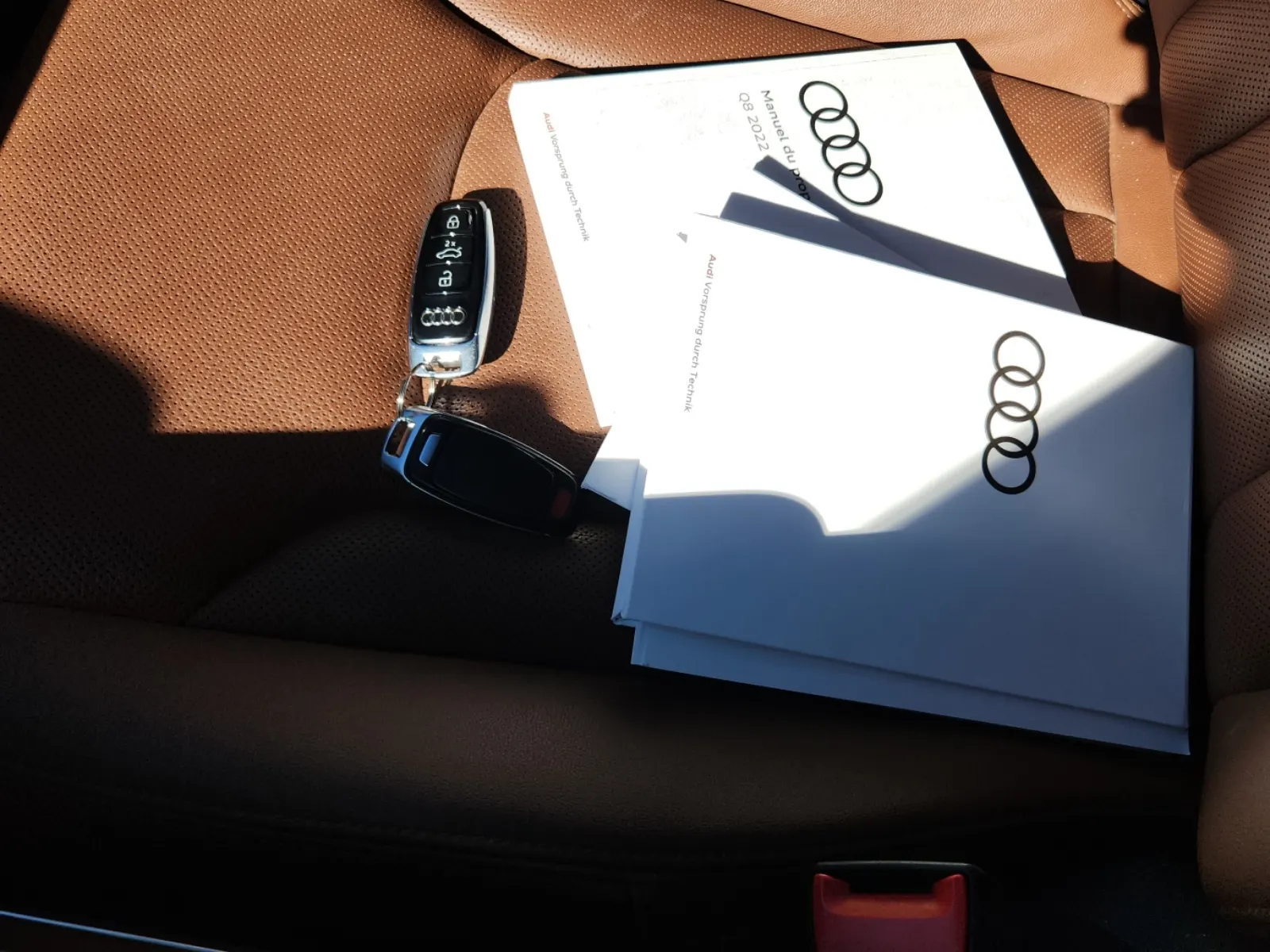 Keys/Fobs/Manual Photo