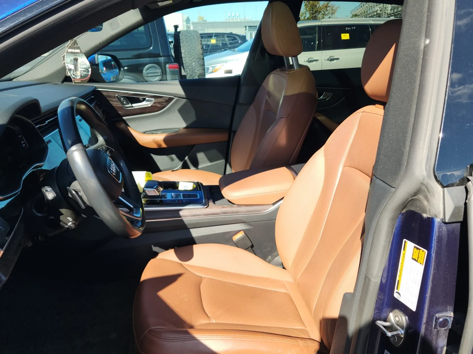 Front Interior Photo