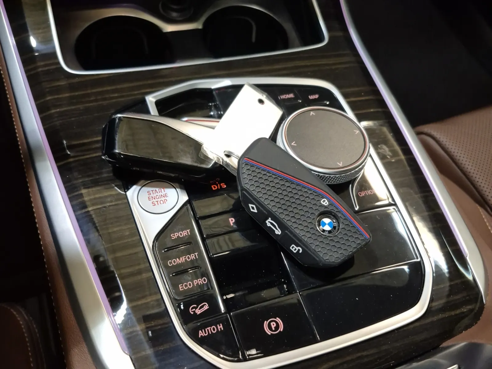Keys/Fobs/Manual Photo