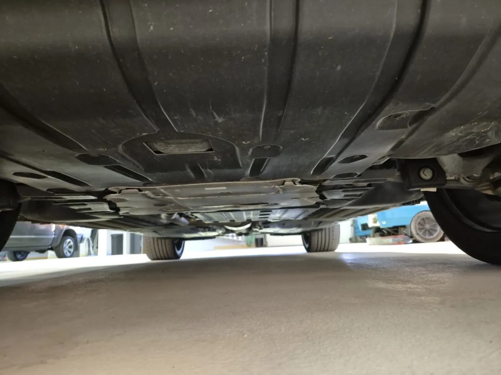 Undercarriage - Front Photo