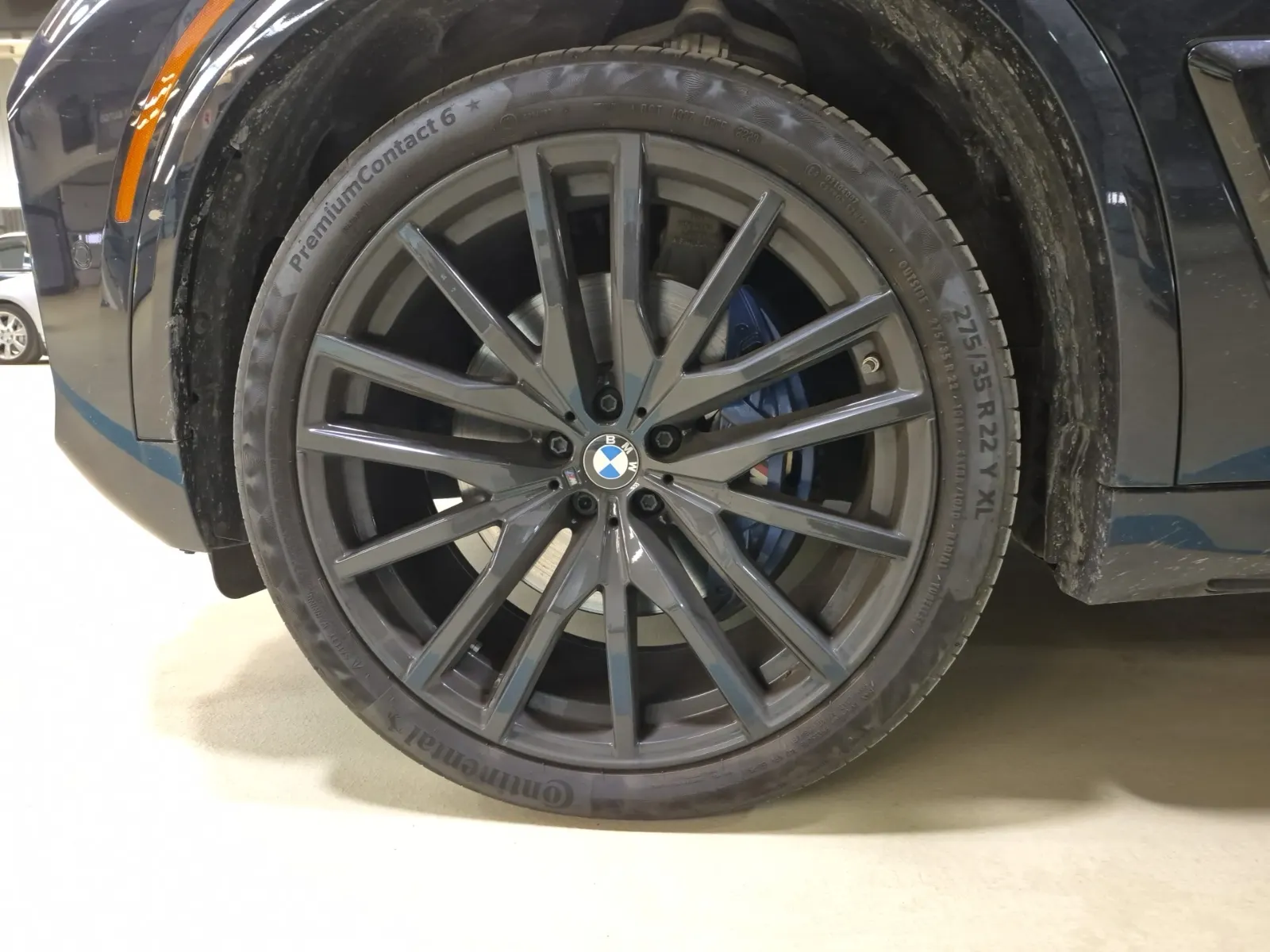 Front driver wheel/tire photo