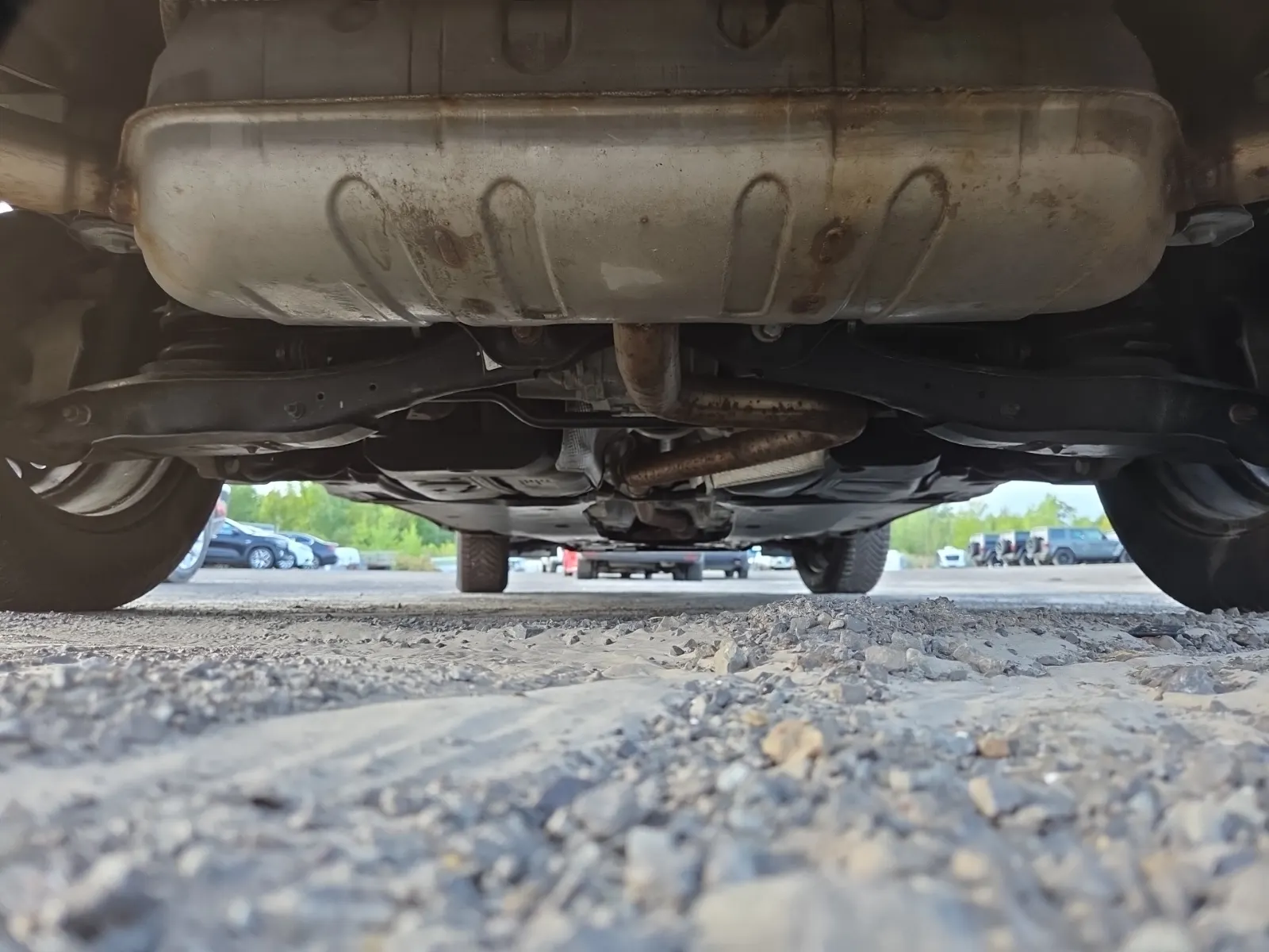 Undercarriage - Rear Photo