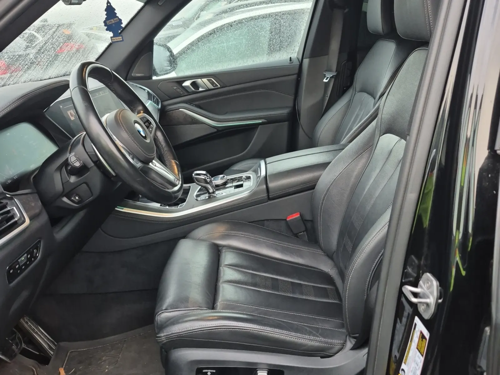 Front Interior Photo