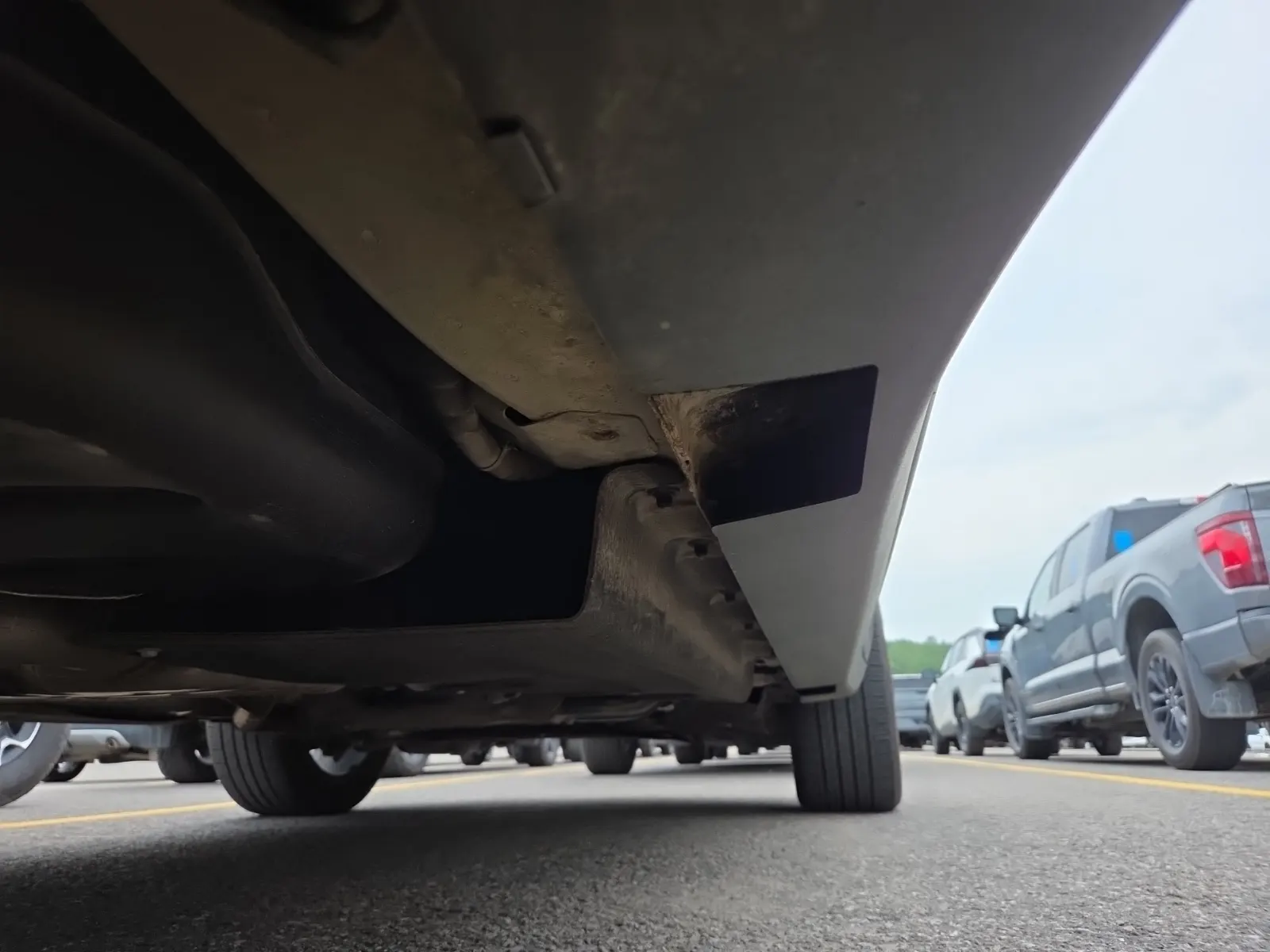 Undercarriage - Passenger Photo