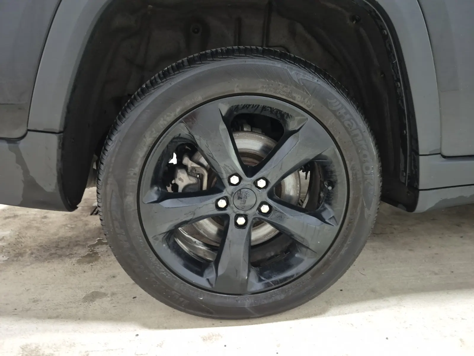 Right Rear Wheel/Tire Photo