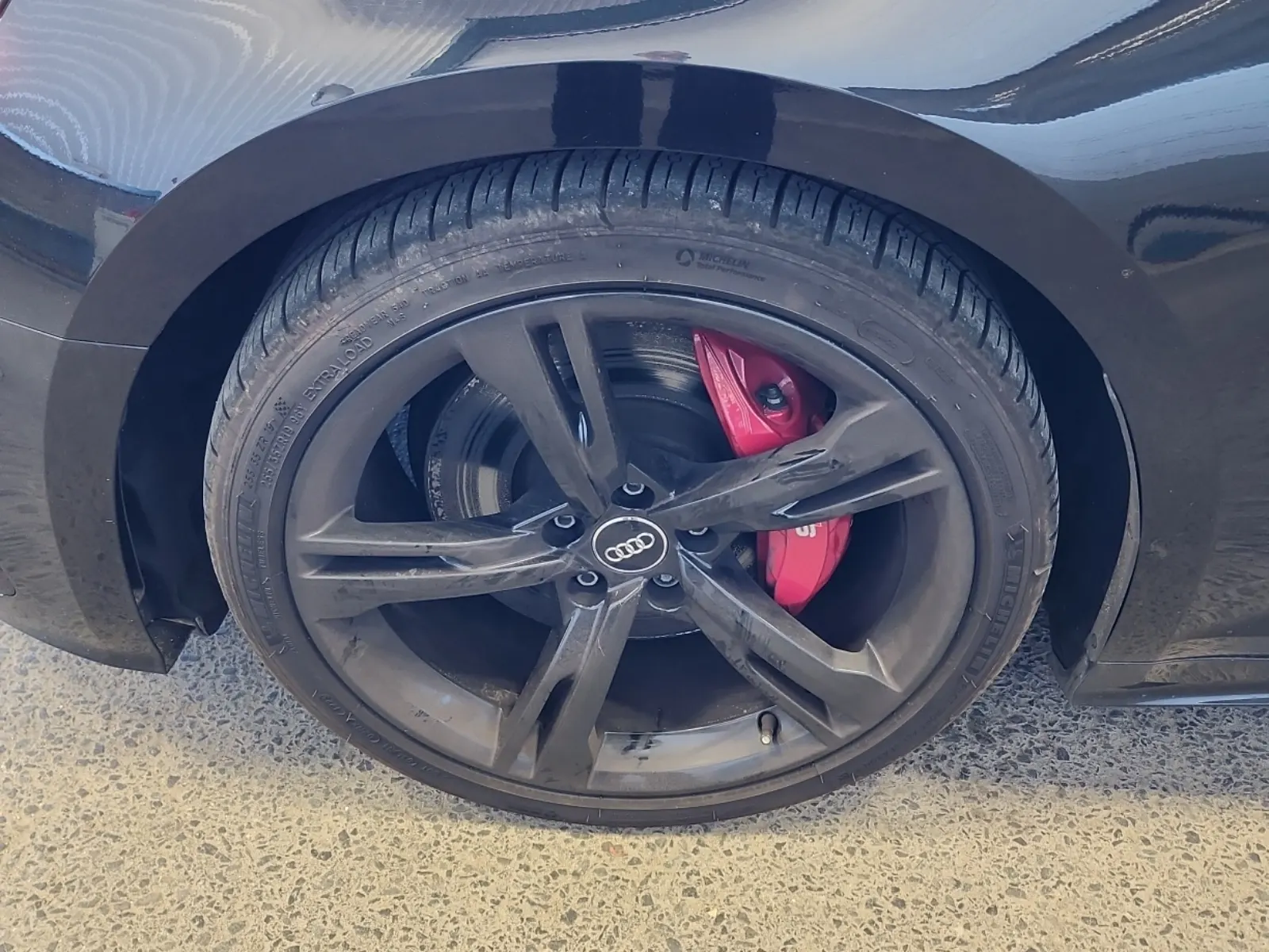 Front driver wheel/tire photo