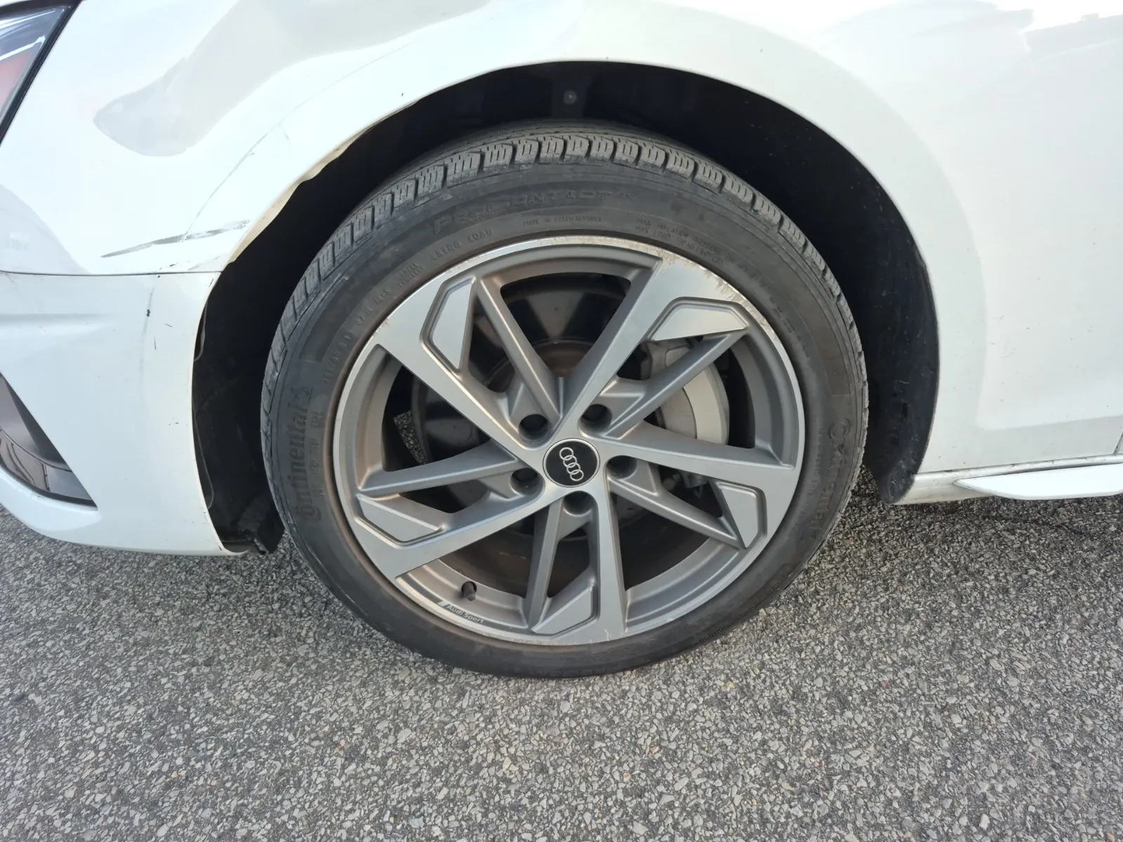 Front driver wheel/tire photo