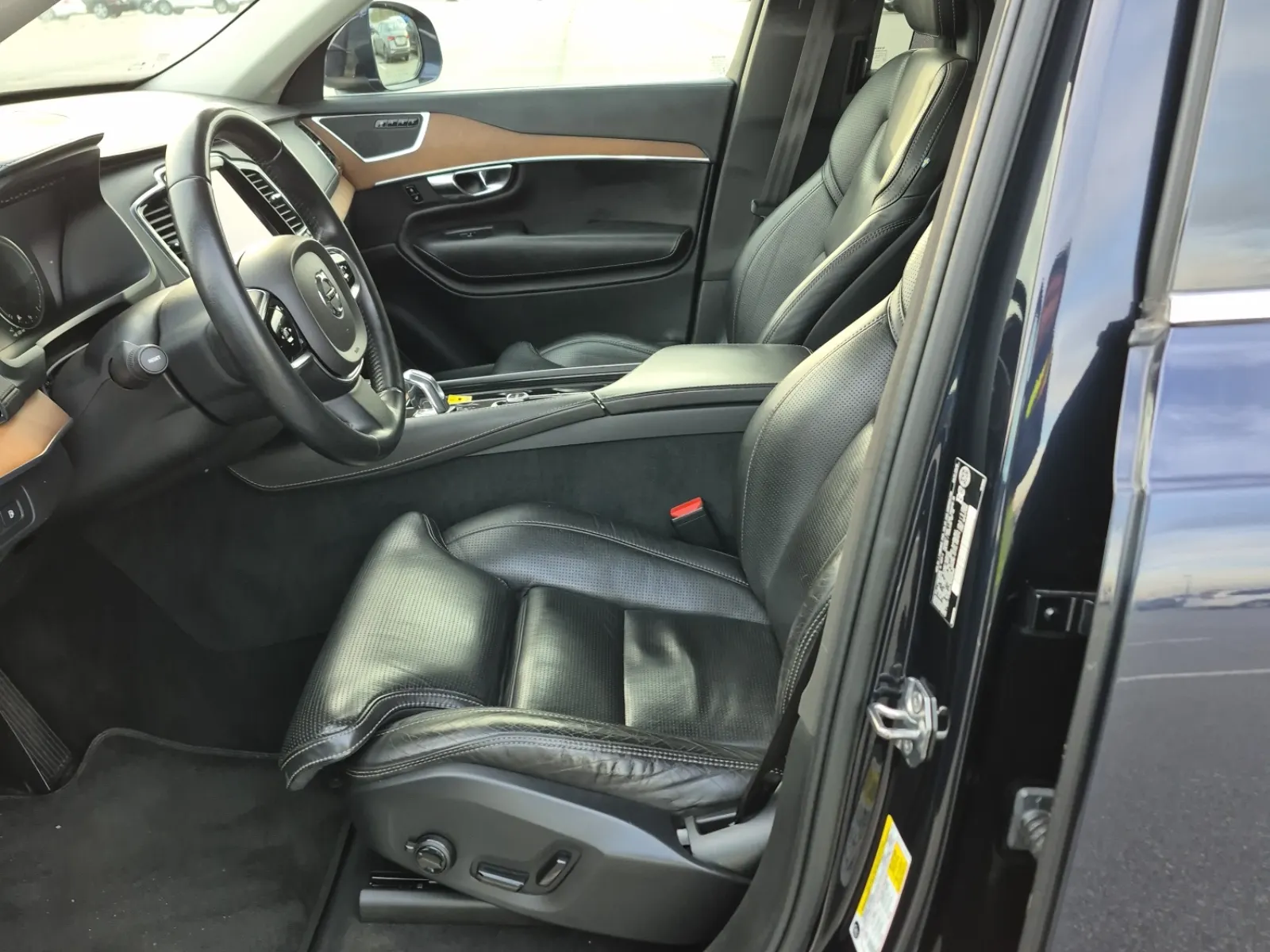 Front Interior Photo