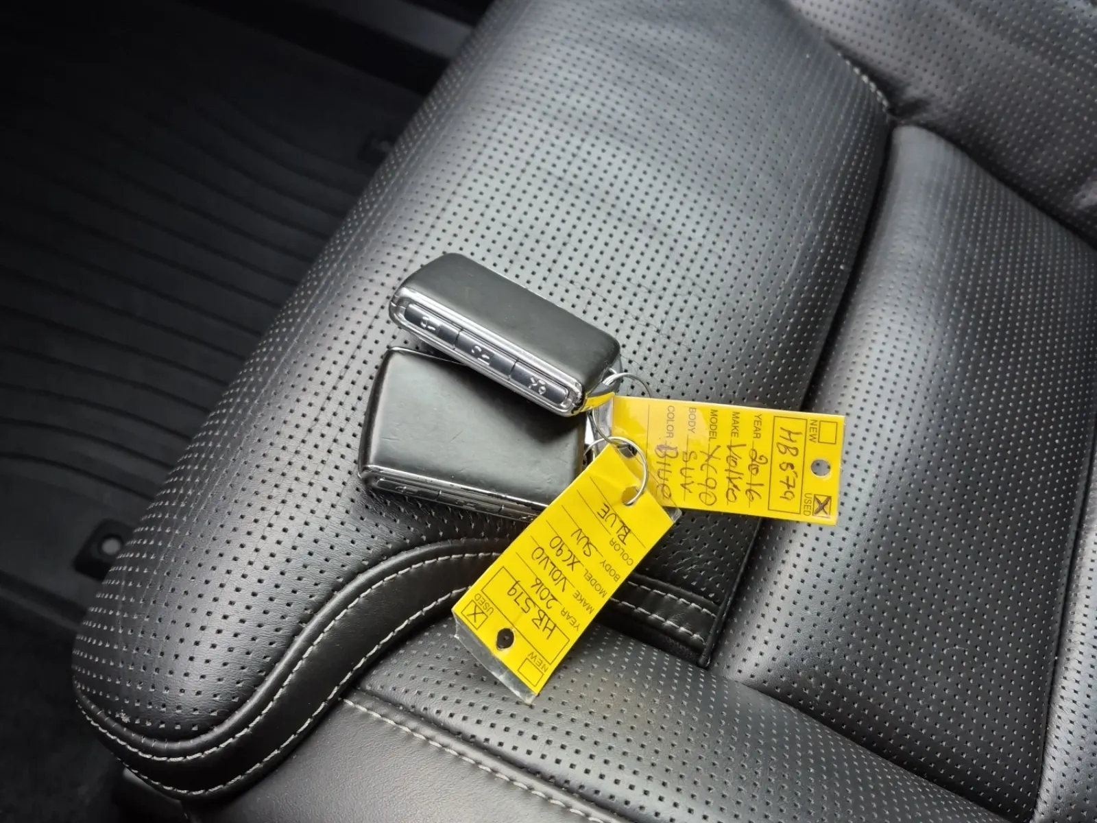 Keys/Fobs/Manual Photo