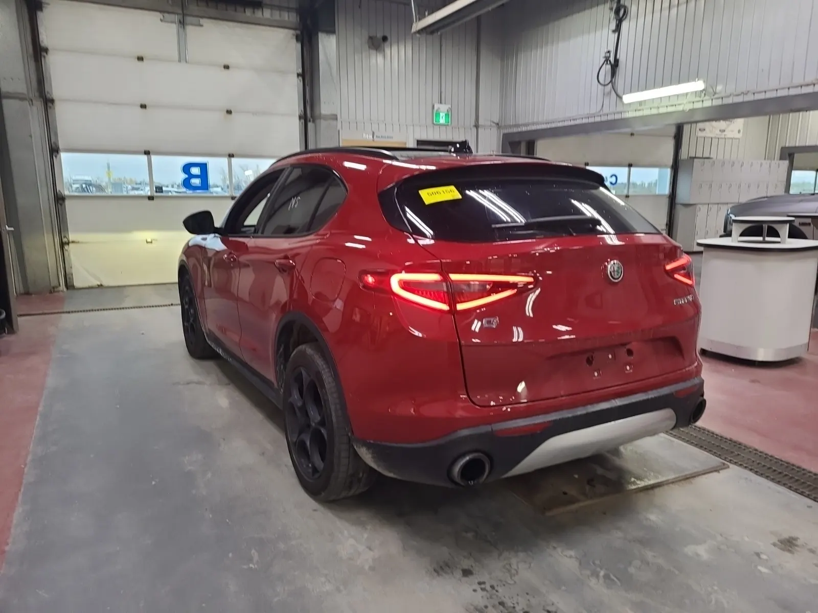 Driver Rear 3/4 Photo