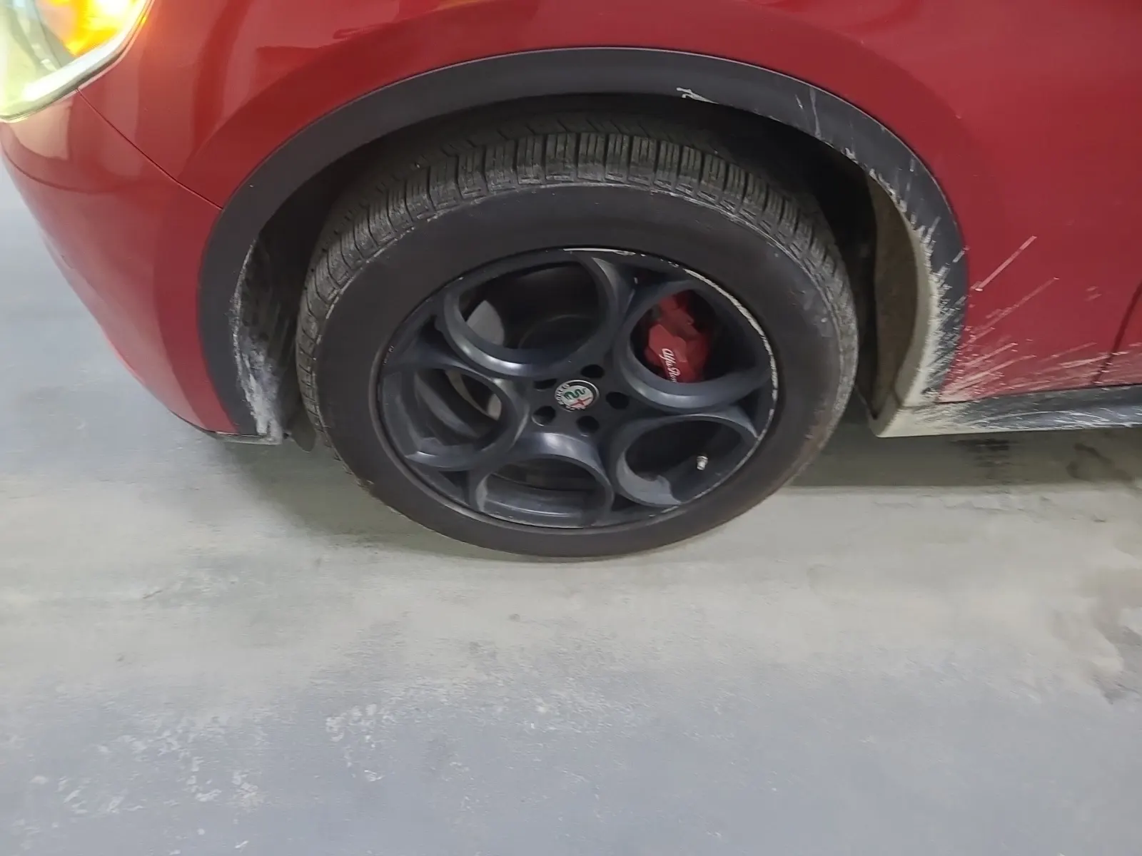Front driver wheel/tire photo