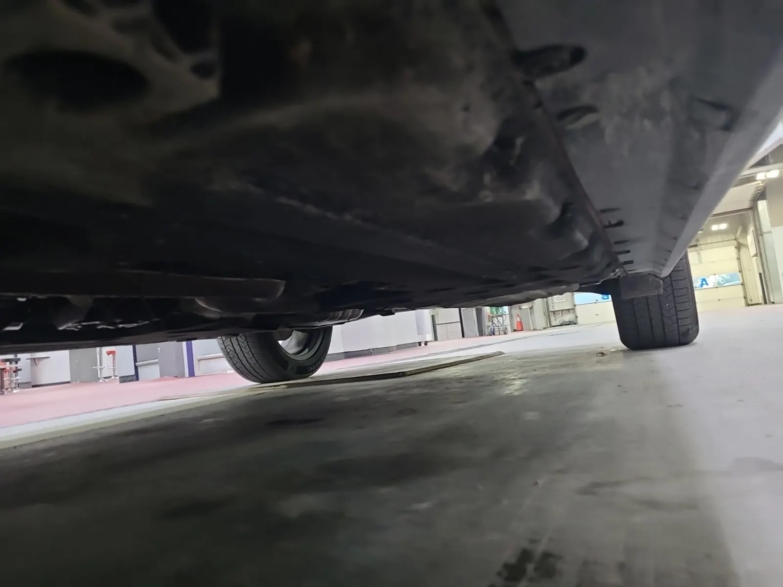 Undercarriage - Driver Photo