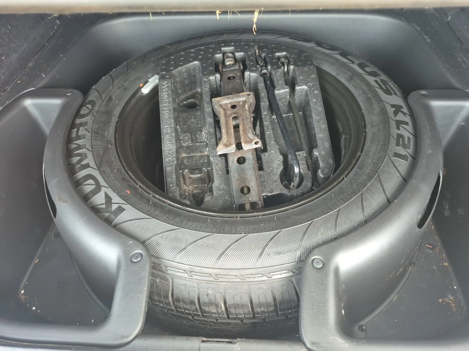 Spare Tire & Wheel Photo