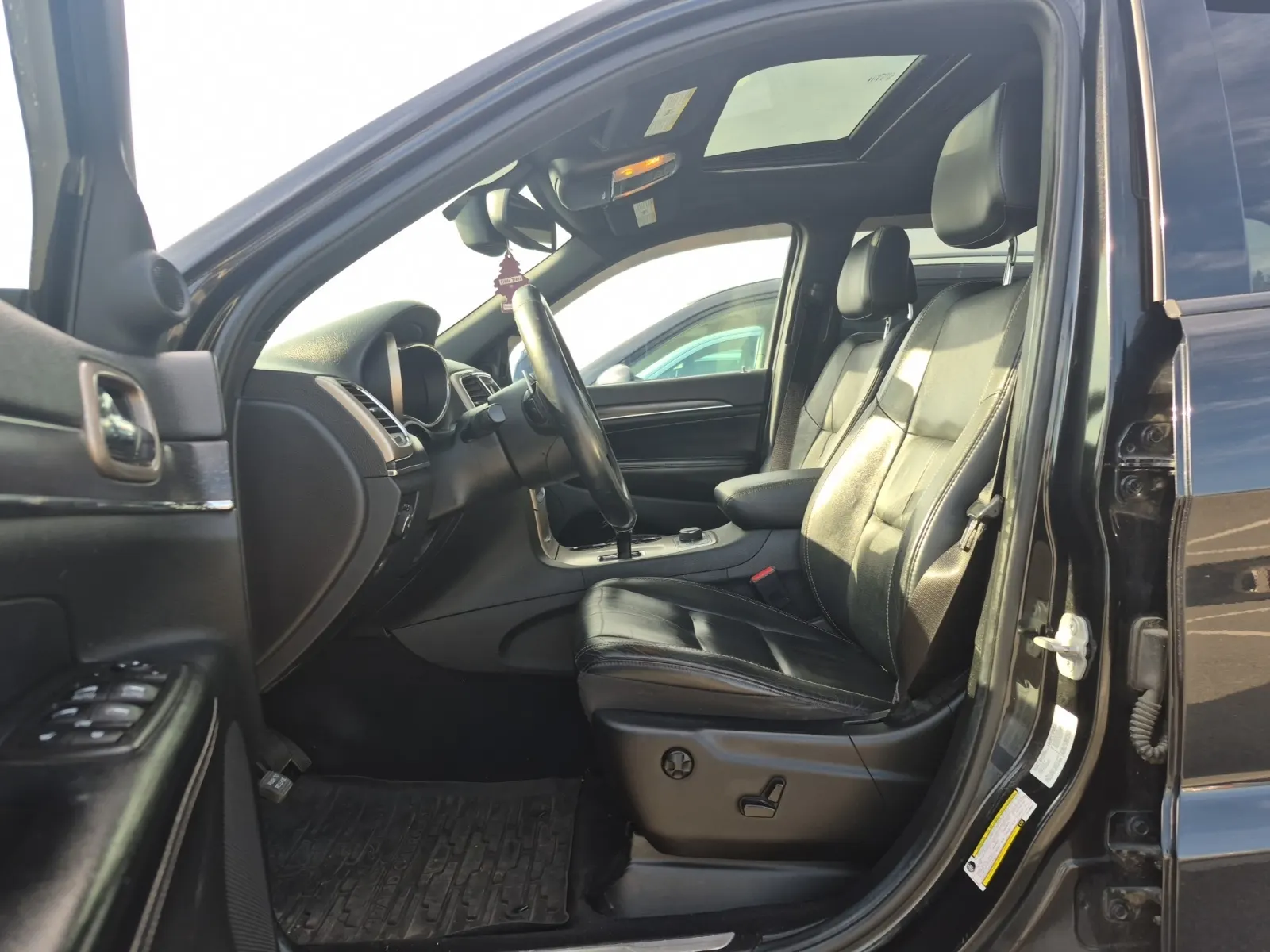 Front Interior Photo
